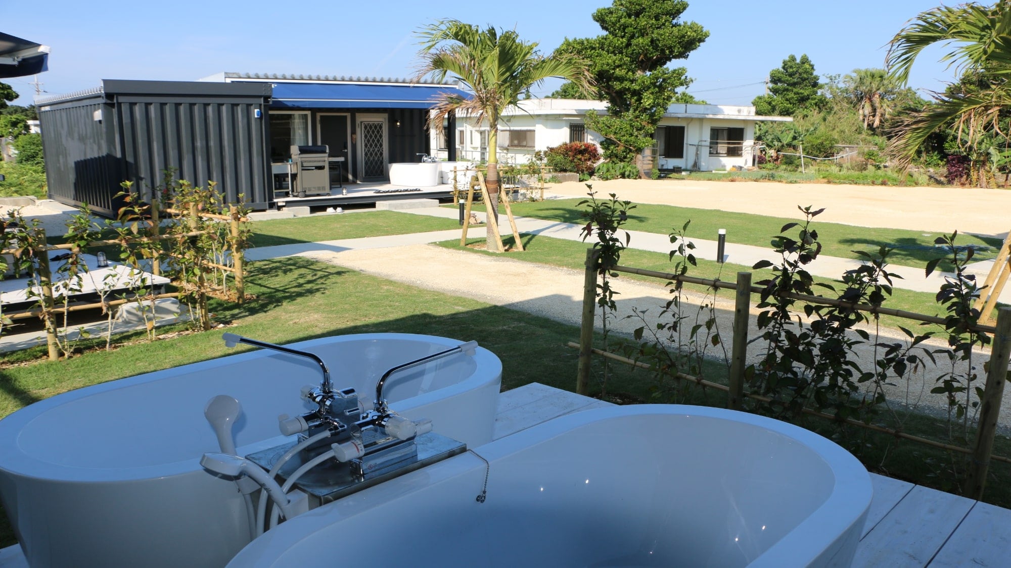 ・獨立的戶外巴士