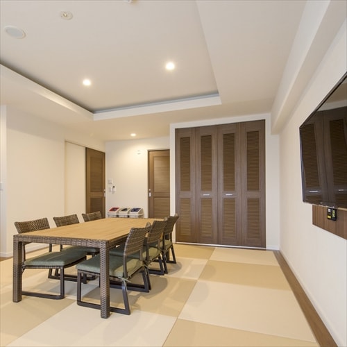 [Moderate barrier-free room] Living room and bedroom