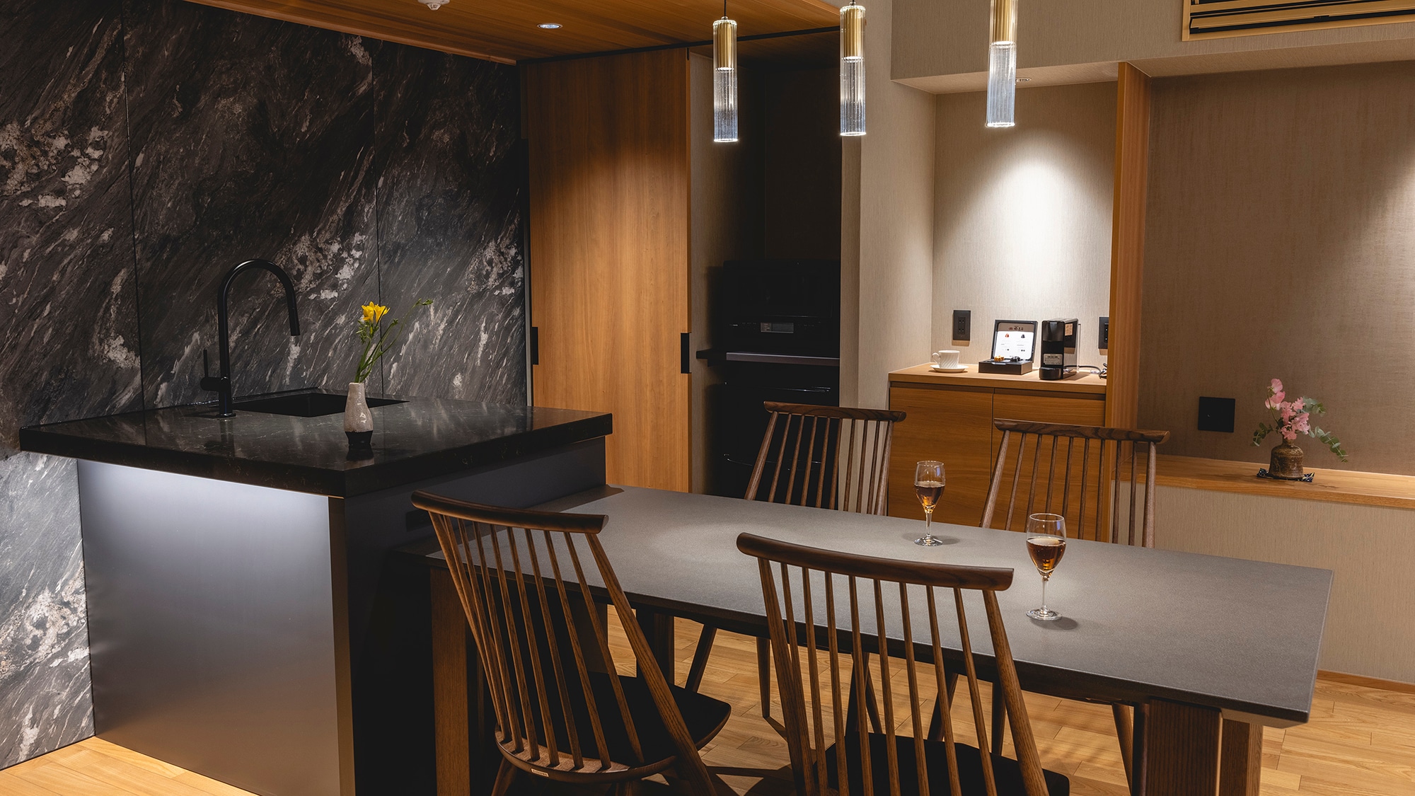 ■Residence Room■You can enjoy your meal in your room at the dining table.