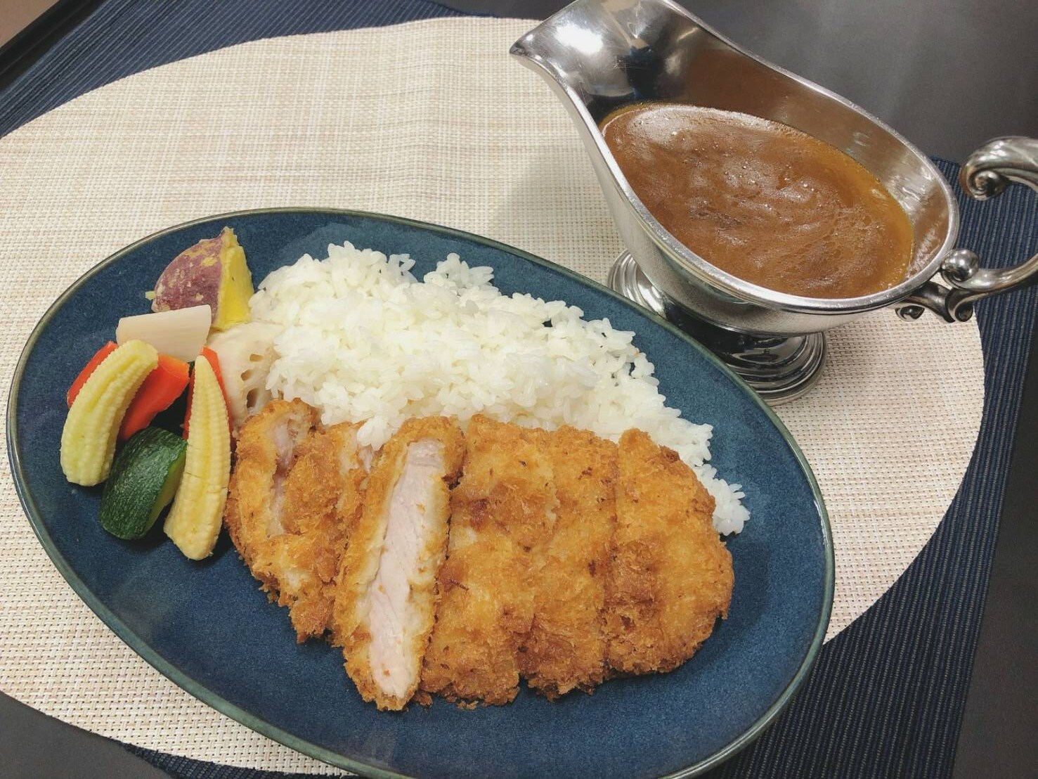 Pork cutlet curry