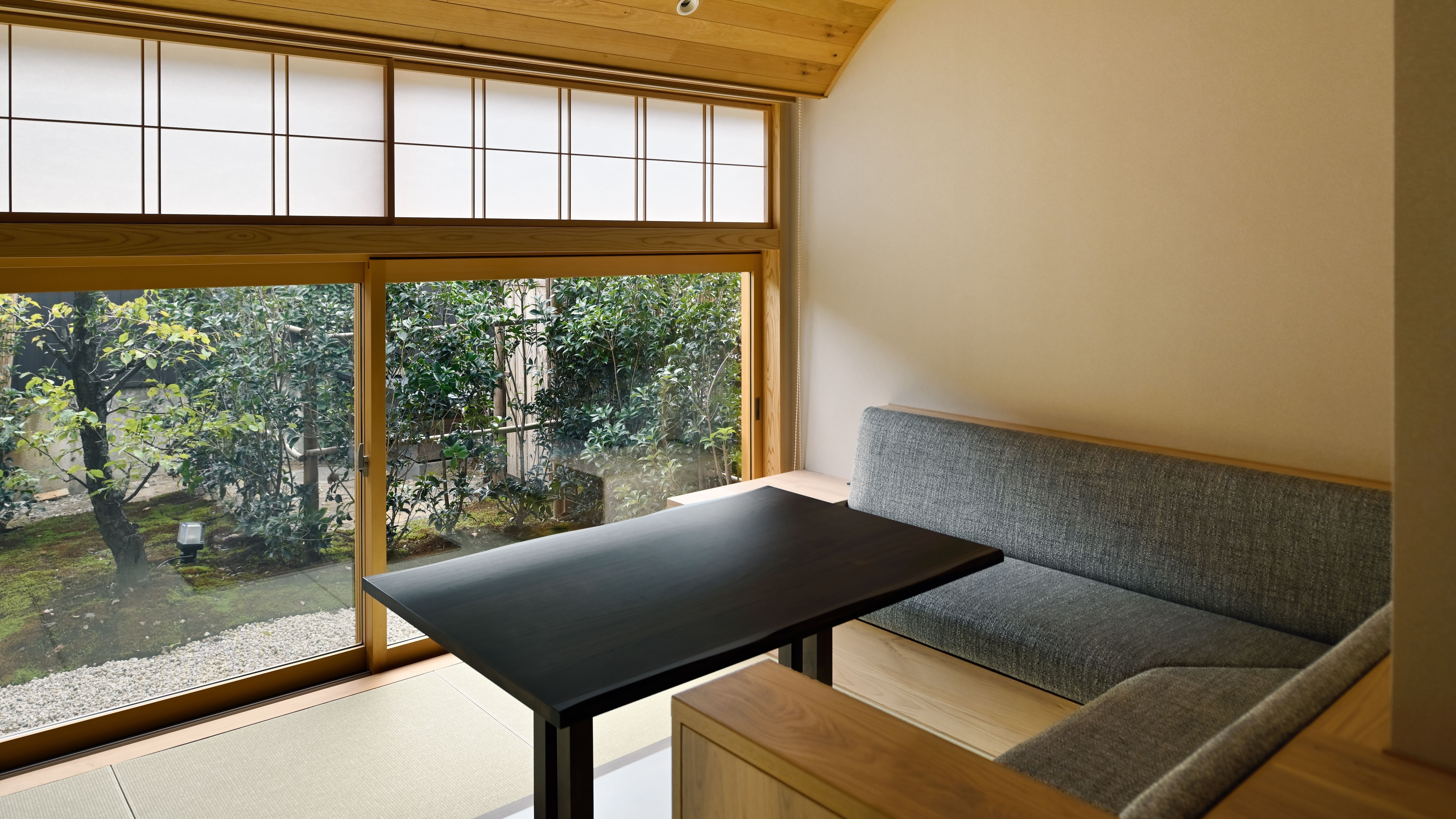 [Standard guest room (bed)] Half open-air hot spring, 8 tatami mats + dining room