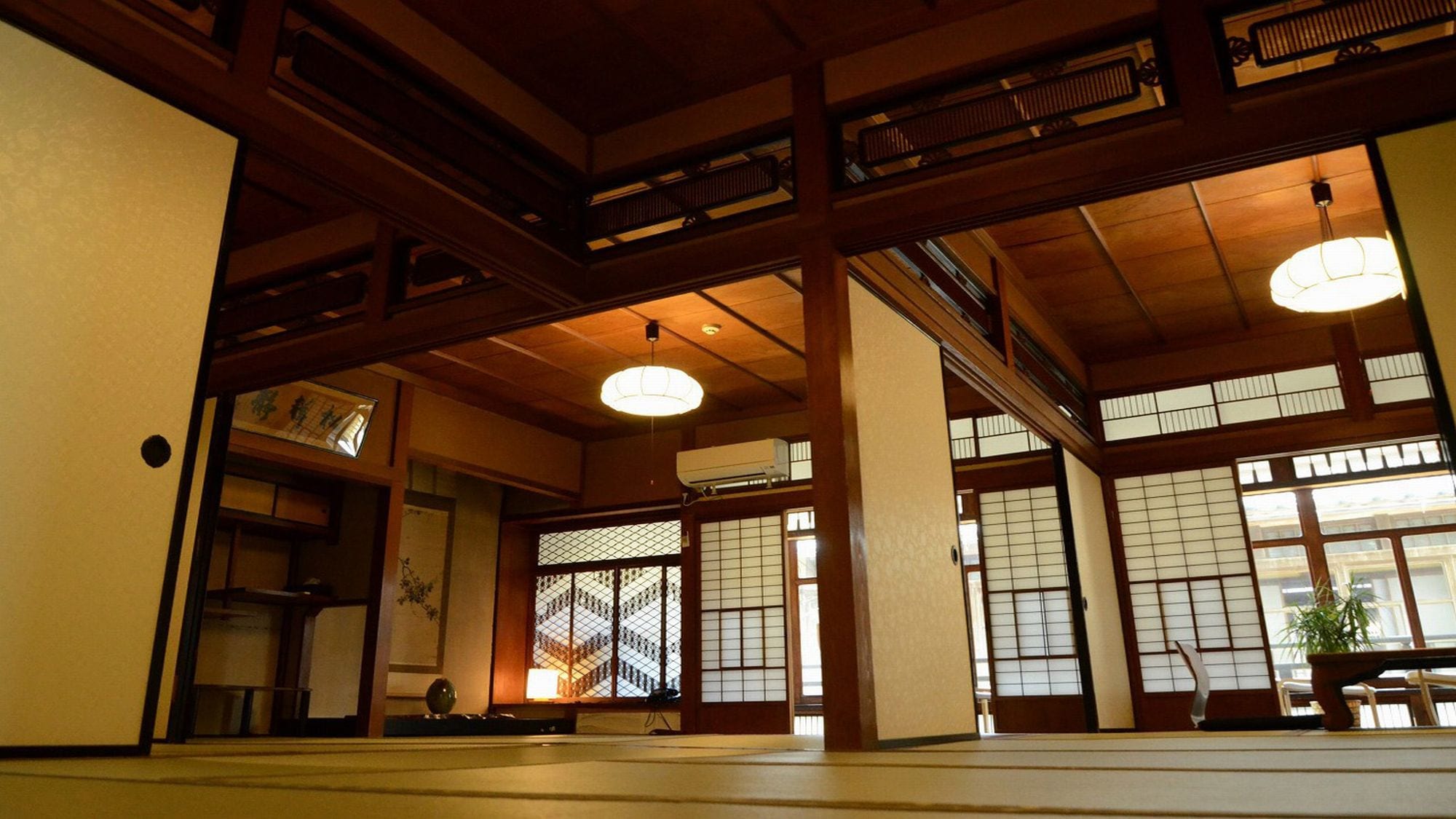 [Main building Hanare] There is a living room across the corridor and a Japanese-style room that continues for two rooms.