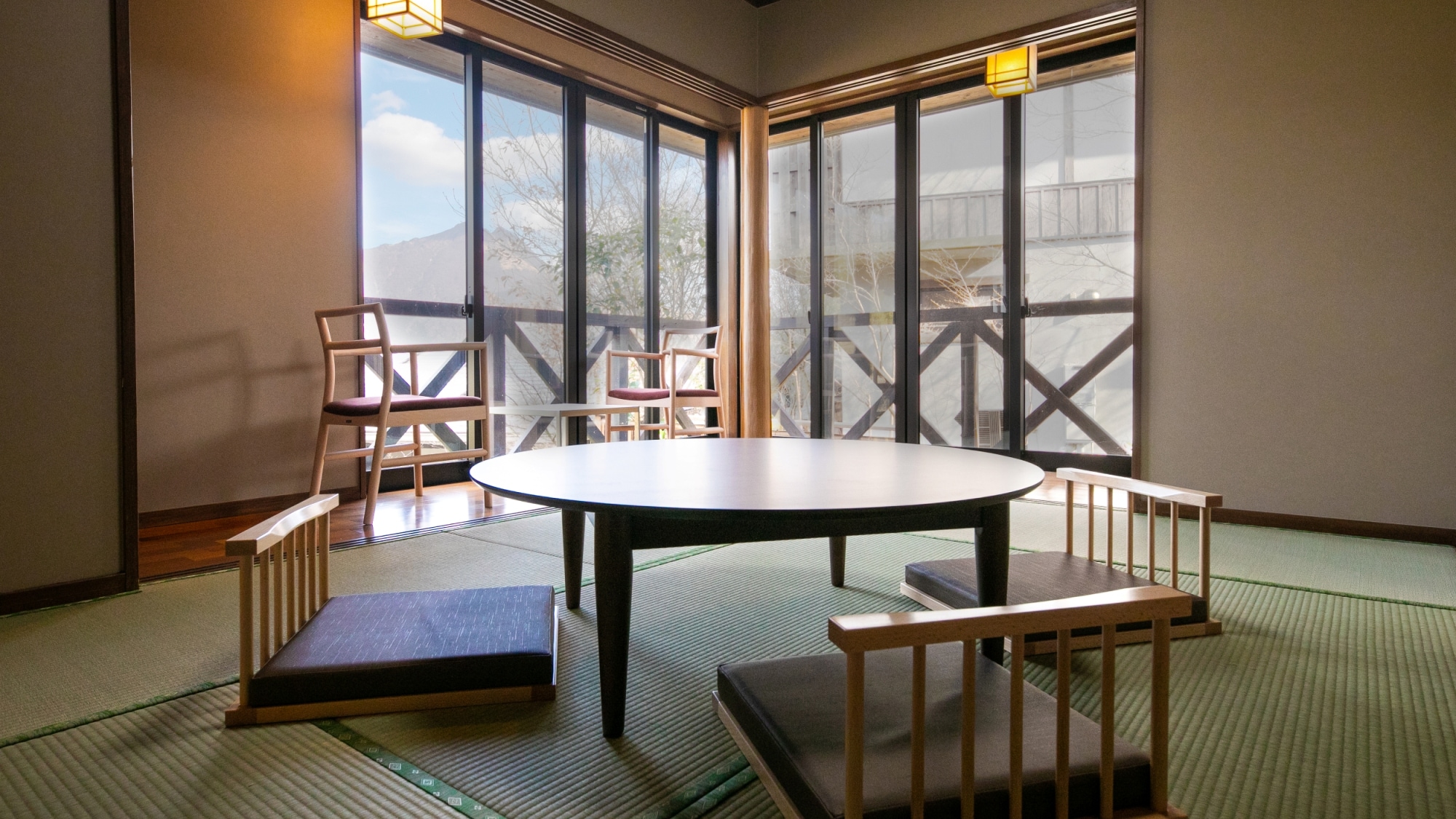 [Example of a Japanese-style room with a bed]