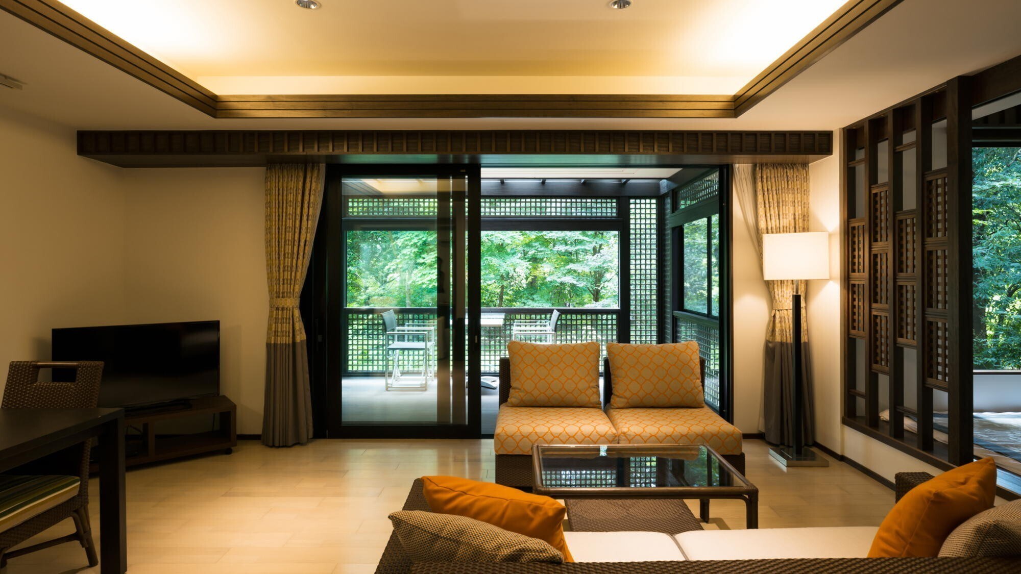 [Fairway Side Superior Suite 81 square meters] Guest room image