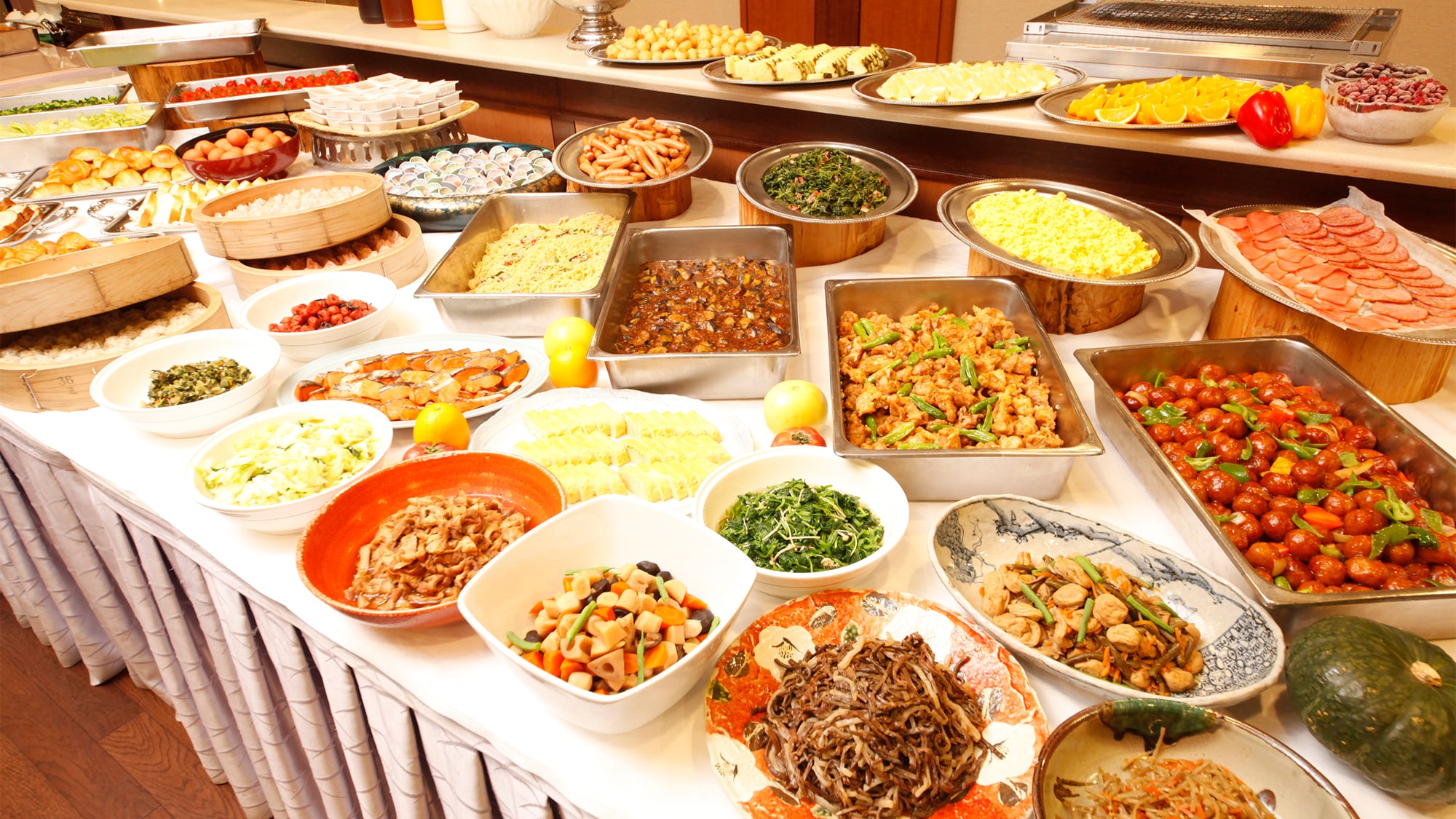 [Breakfast buffet]