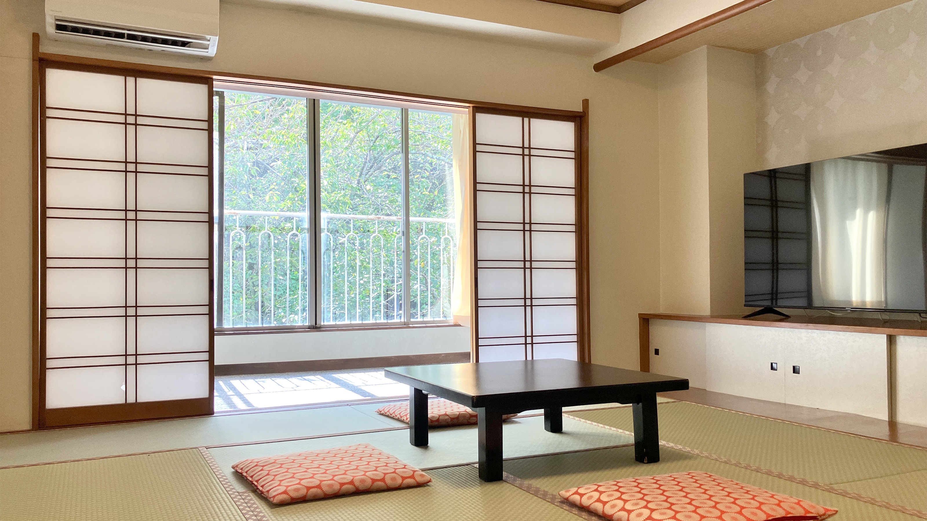 【特別房】日西式客房（2間雙床房+2間10張榻榻米的房間）