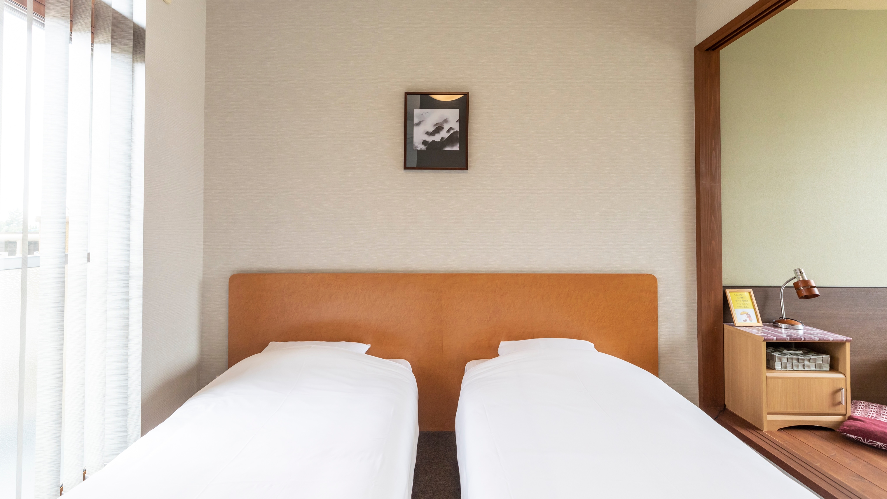 [Non-smoking] Japanese-Western style room for 1-3 people