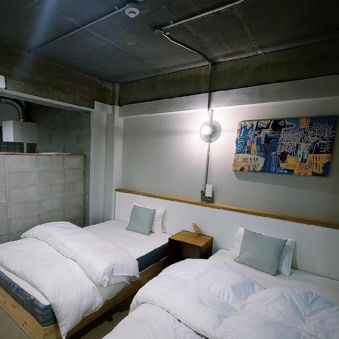 401 (Giường bán đôi)