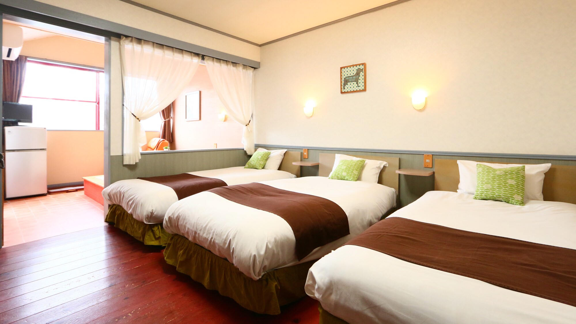 Triple room: Up to 3 people can stay