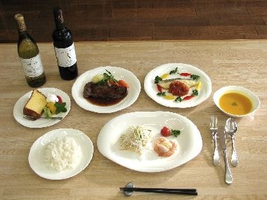 They insist on using locally-sourced vegetables, and use fresh vegetables that are painstakingly grown in the fields by their family and relatives.