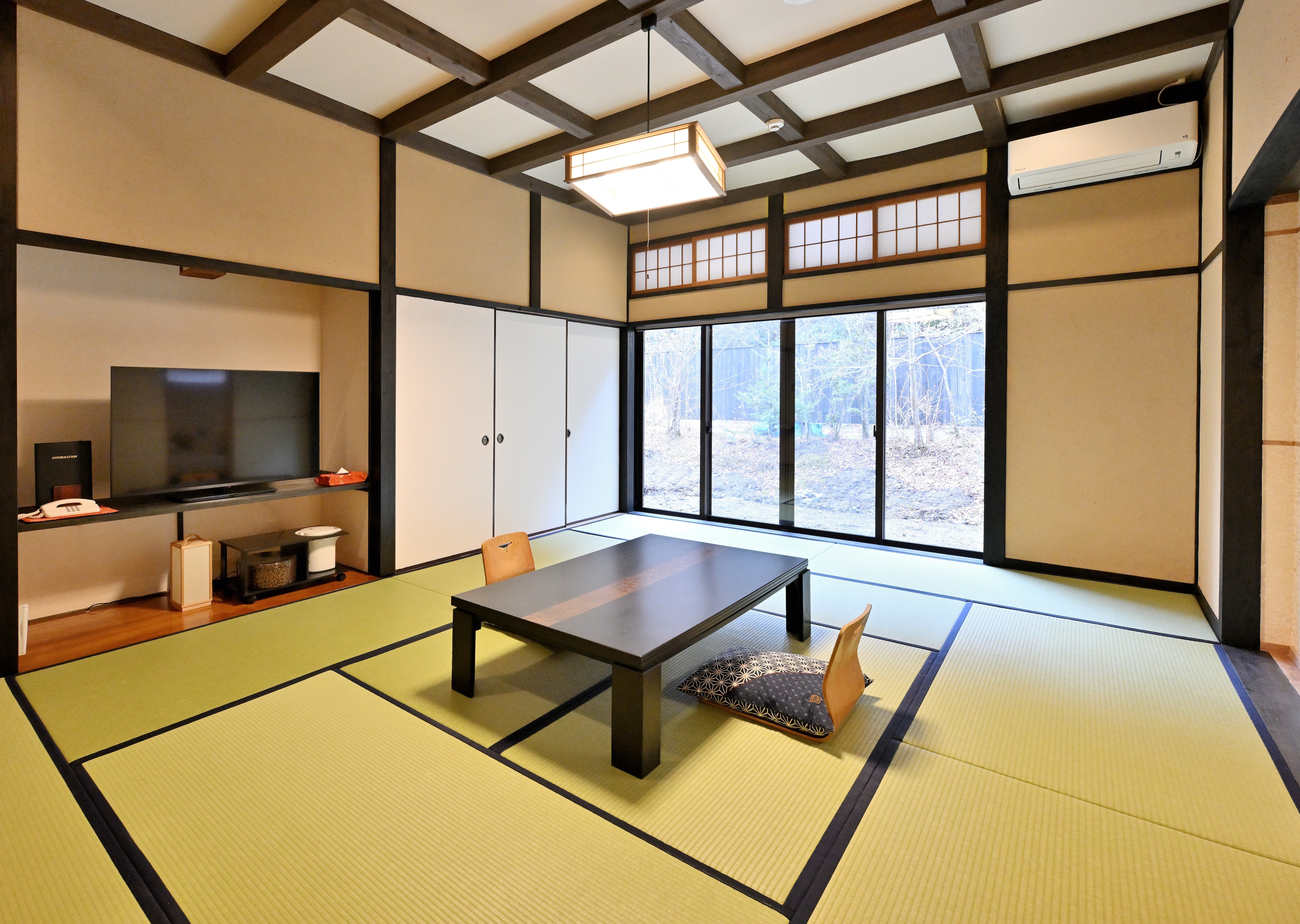 Superior type guest room (Japanese style room)