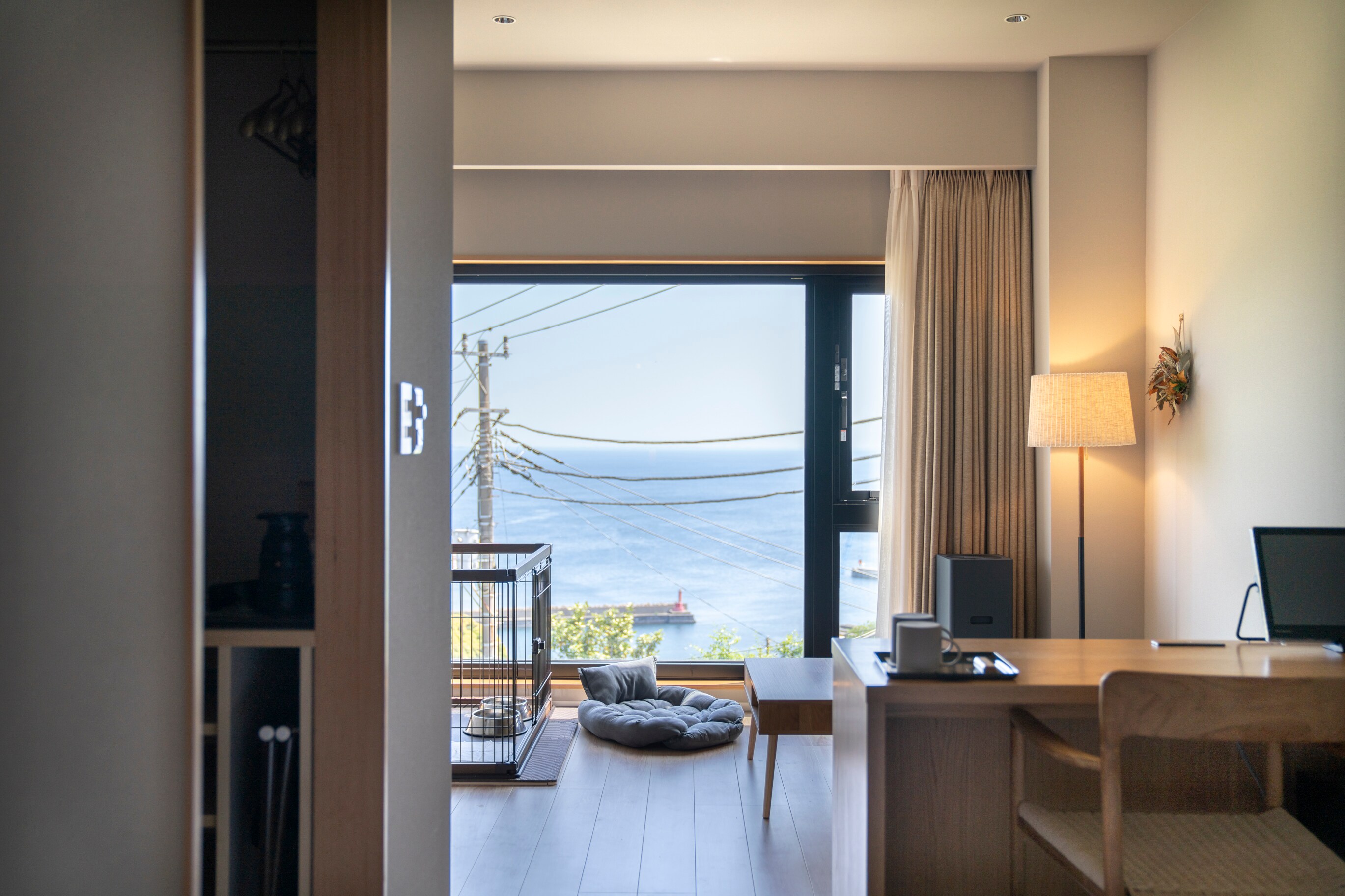 [ห้องสุนัขพร้อมวิวทะเล]