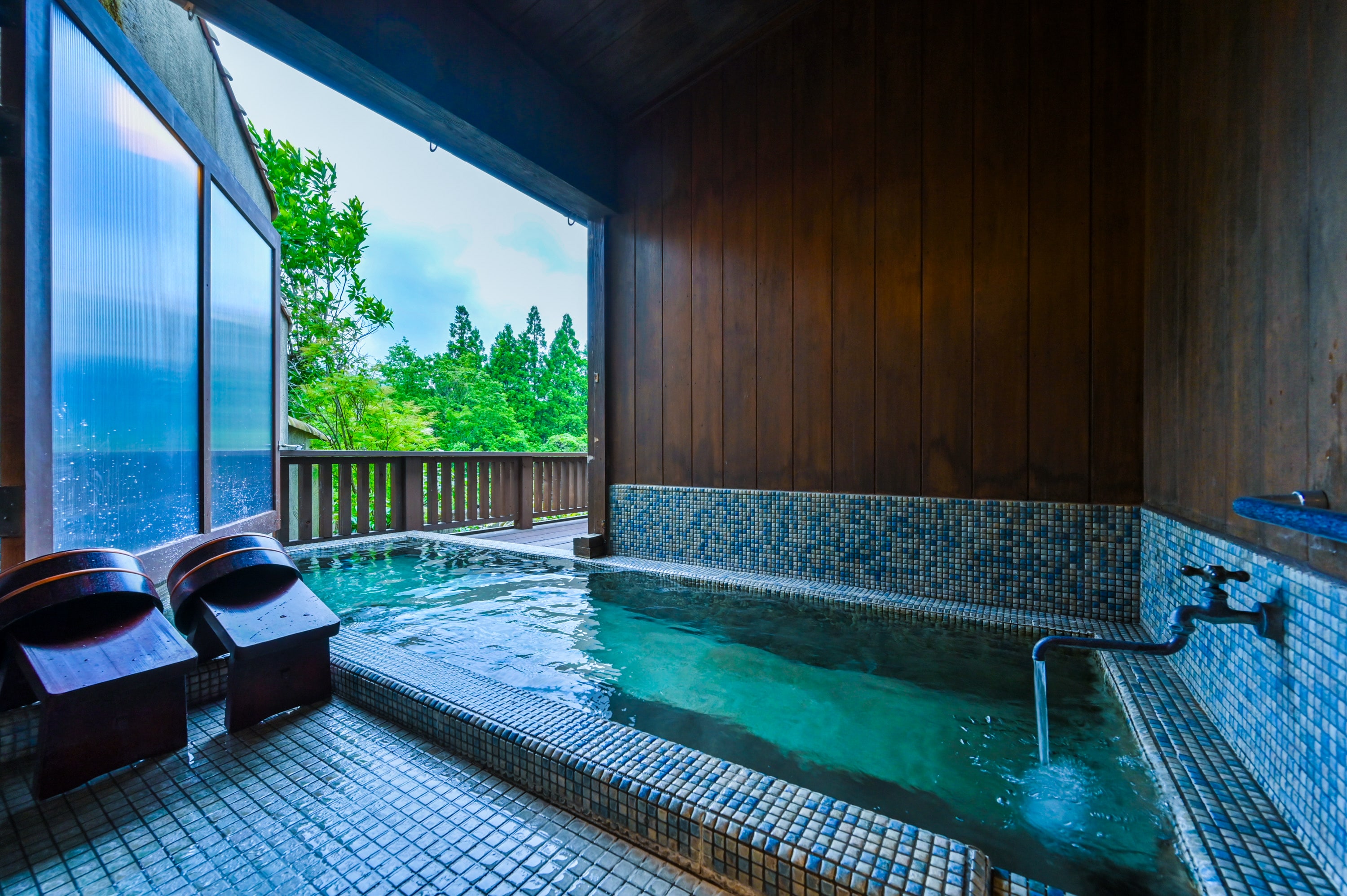 ■Aoheki■Semi-open-air bath