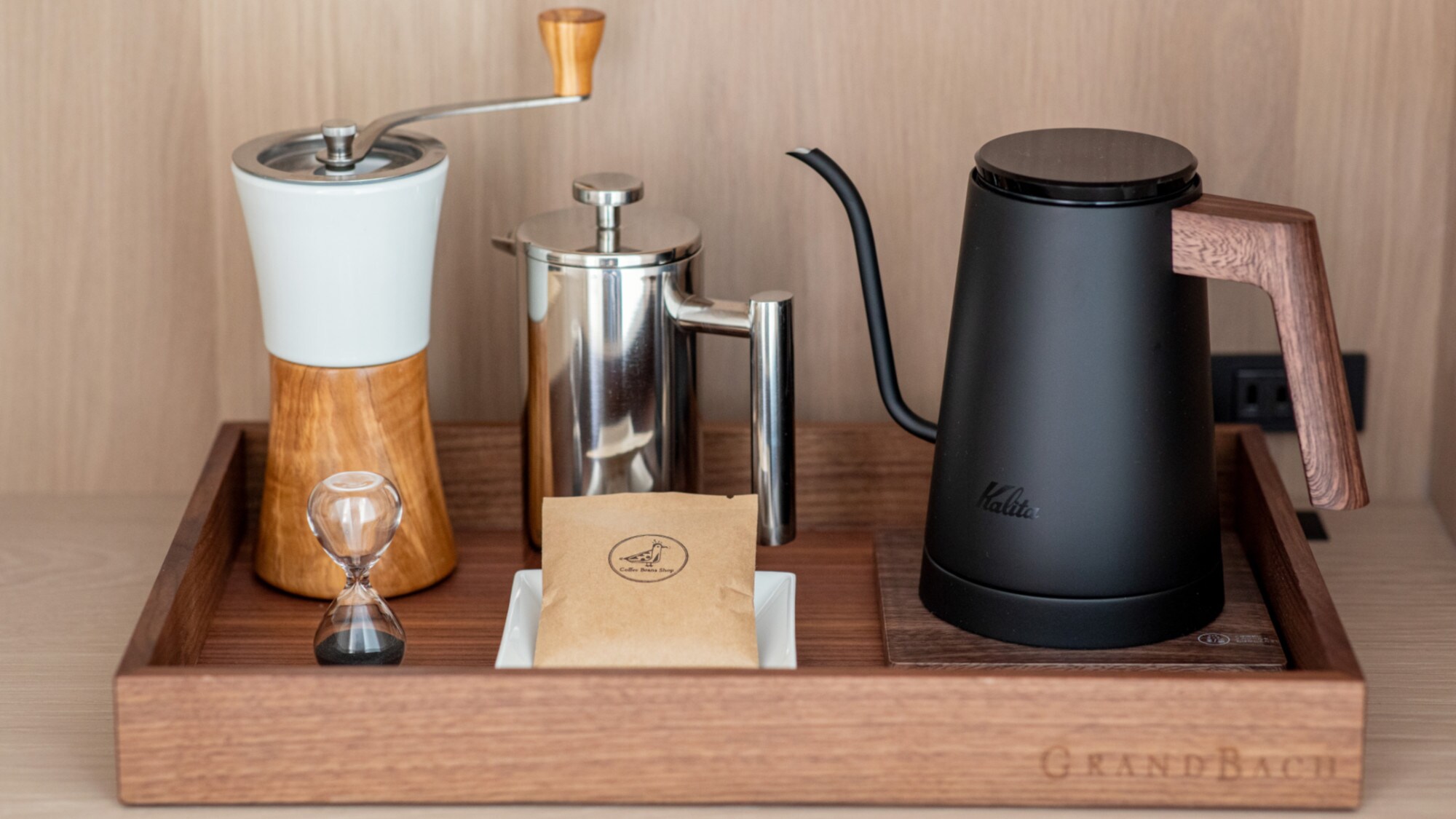 [Guest room amenities] We offer a special coffee set in homage to J.S. Bach, who loved coffee.