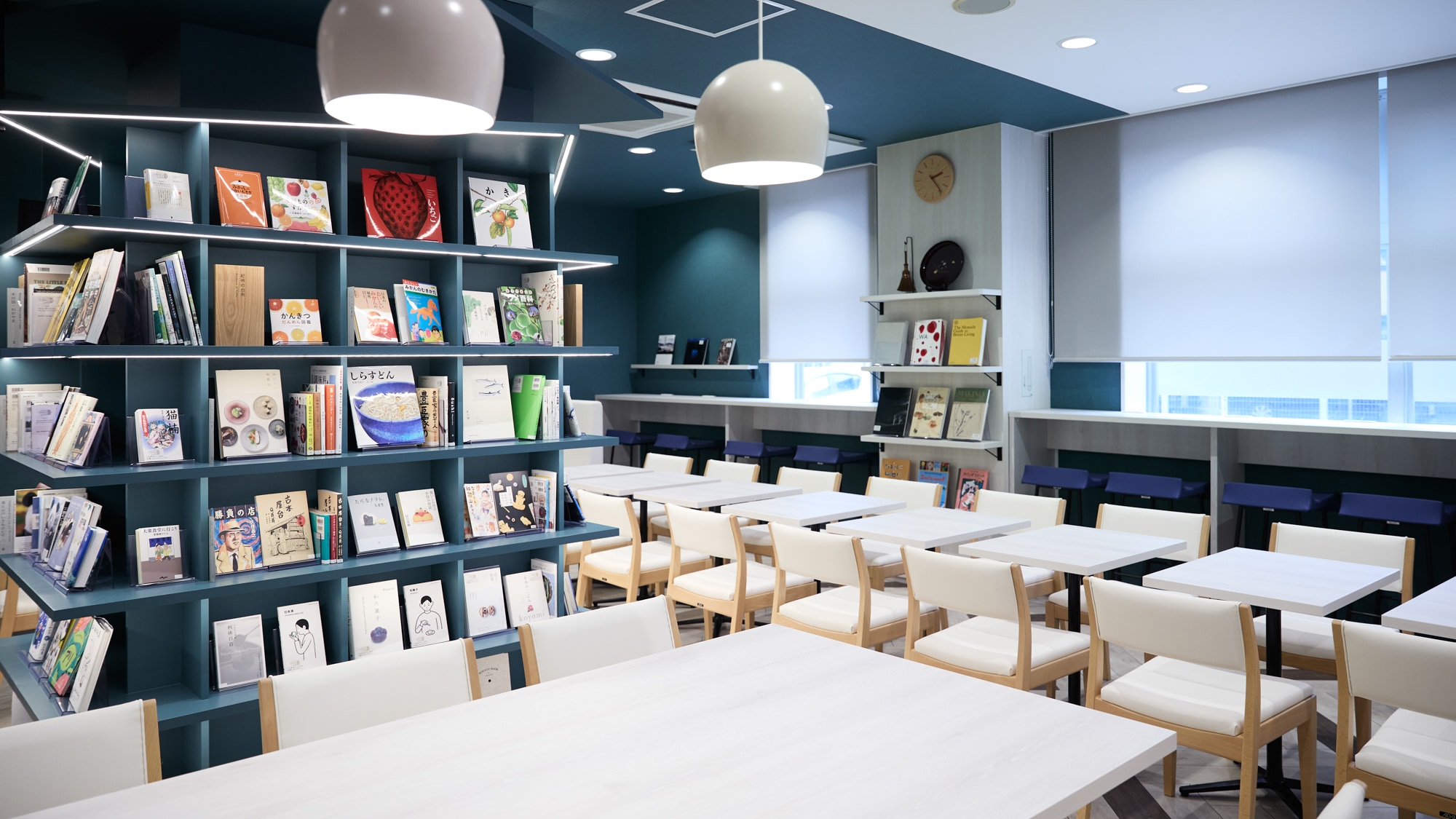 【ライブラリーカフェ】仕事にも読書にも使いやすいスペース◆Wi-Fi・コンセントも完備