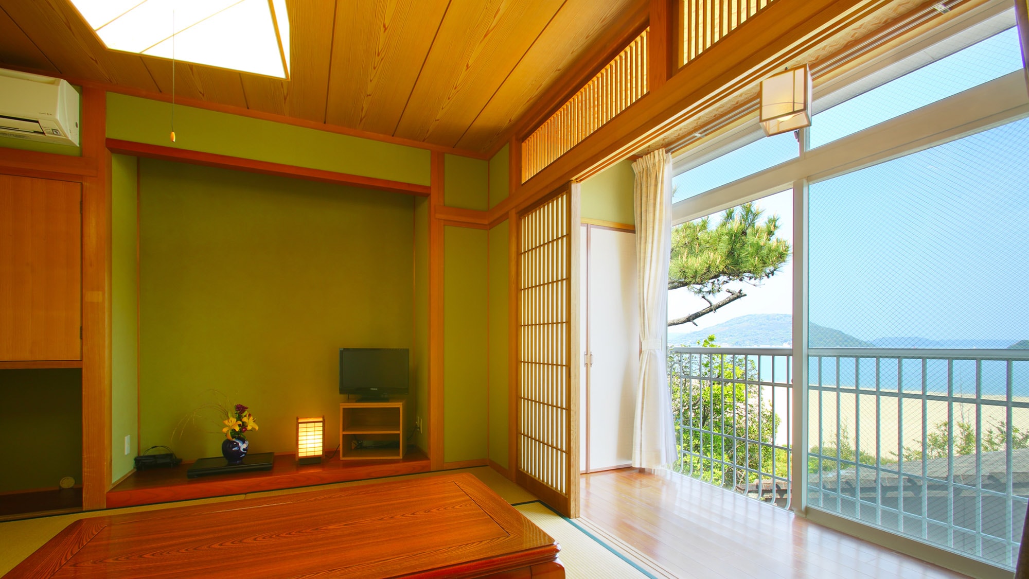 Guest room on the west side of the beach