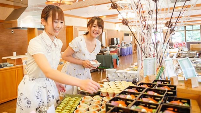 晚餐和早餐都是自助餐形式