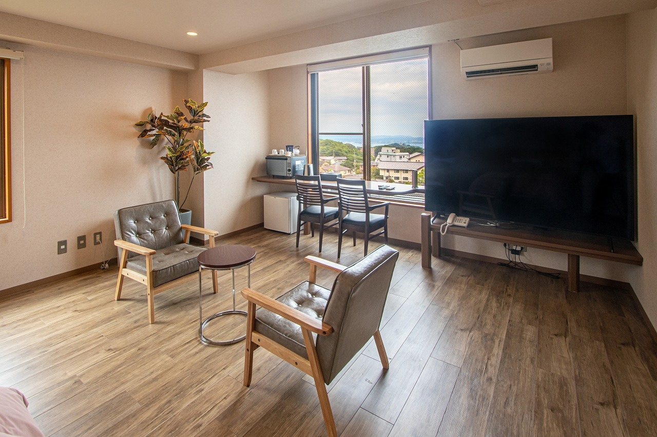 3rd floor twin room with indoor bath (example)