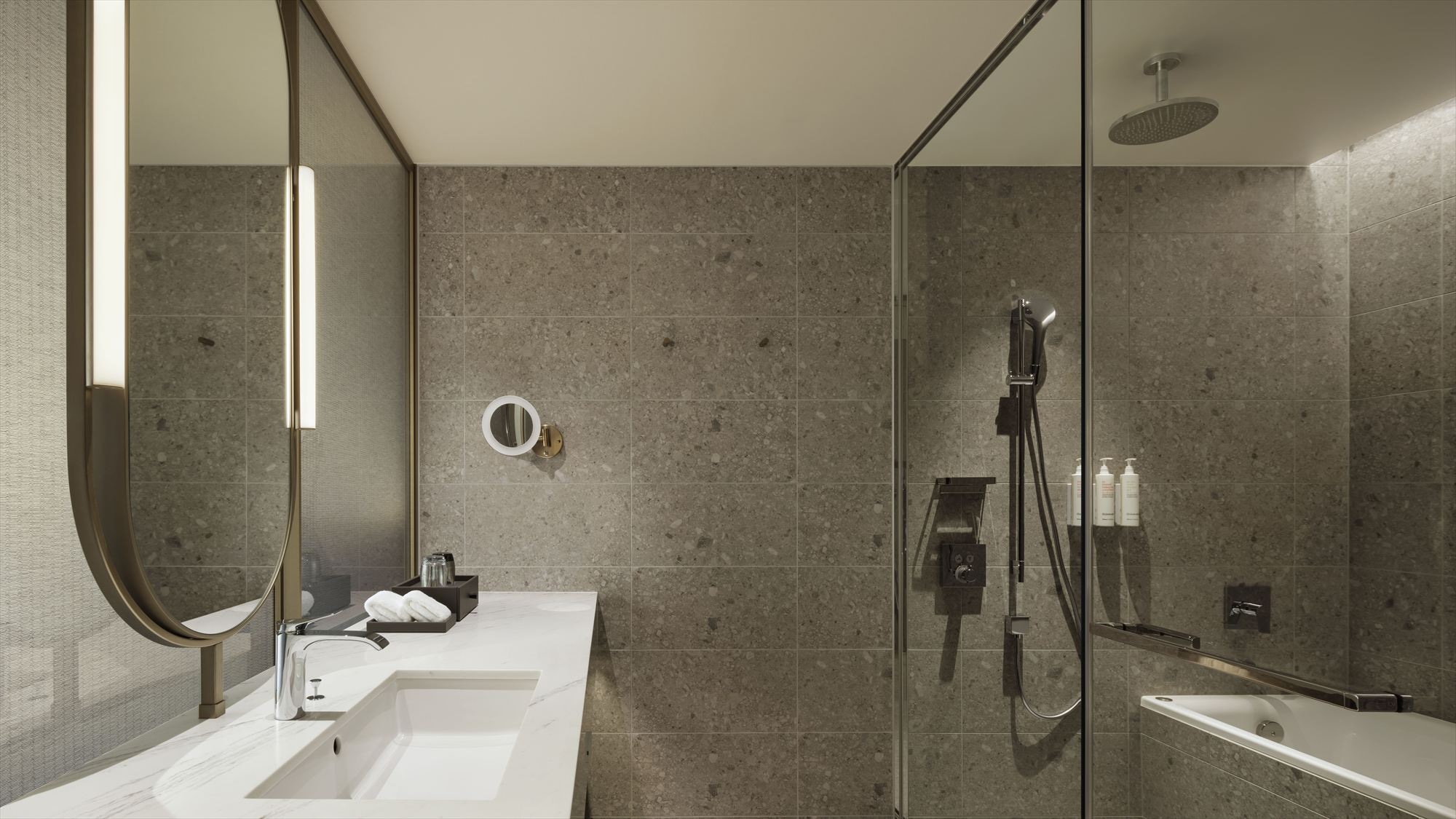 Executive Club Room Bathroom