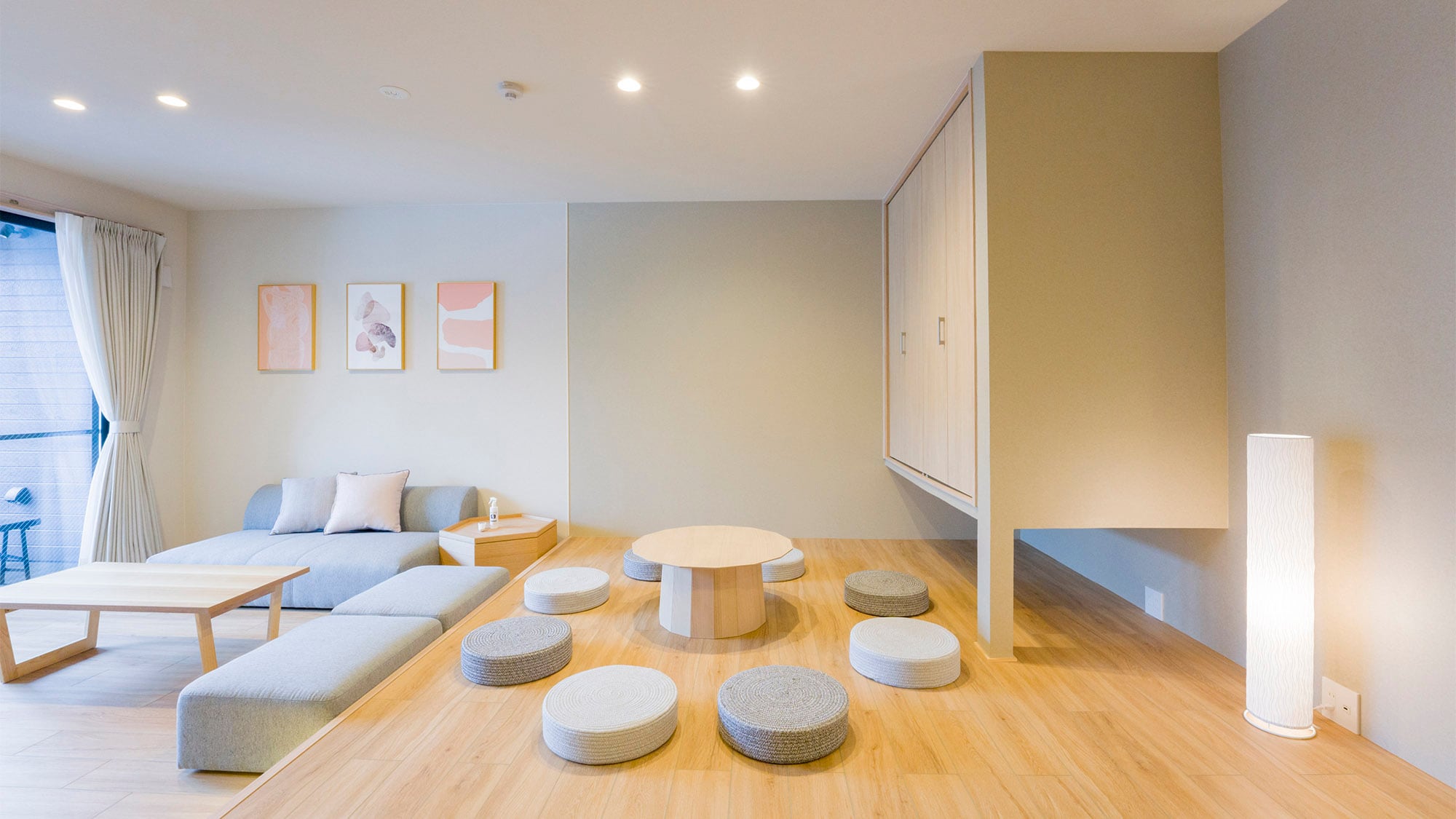 [Example of guest room with a capacity of 8 people]