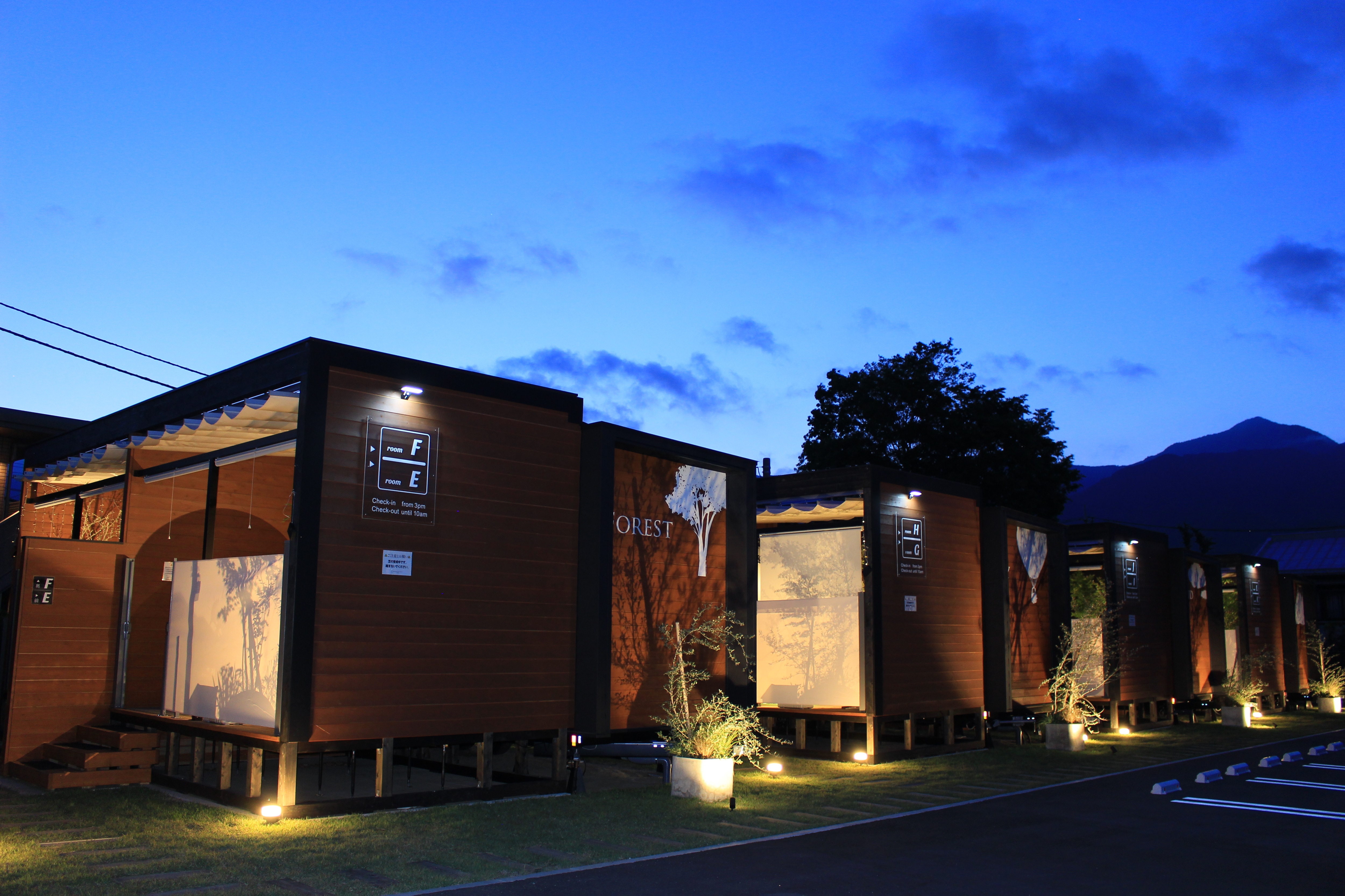 Exterior (night)
