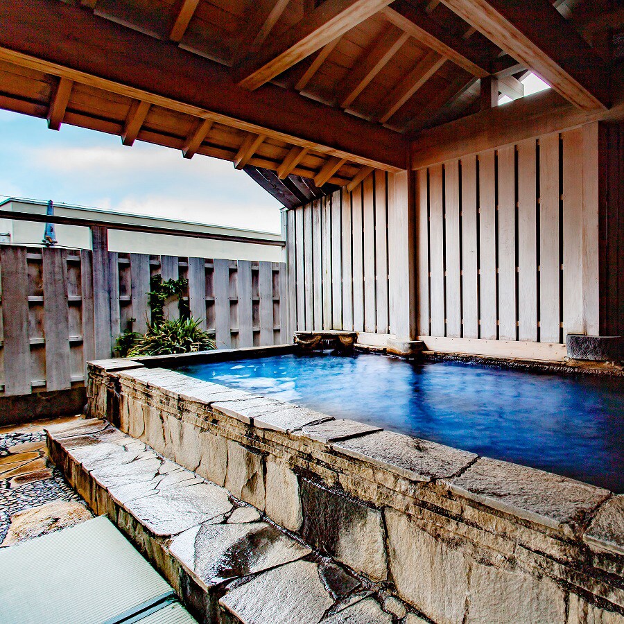 Women's Open-air Bath