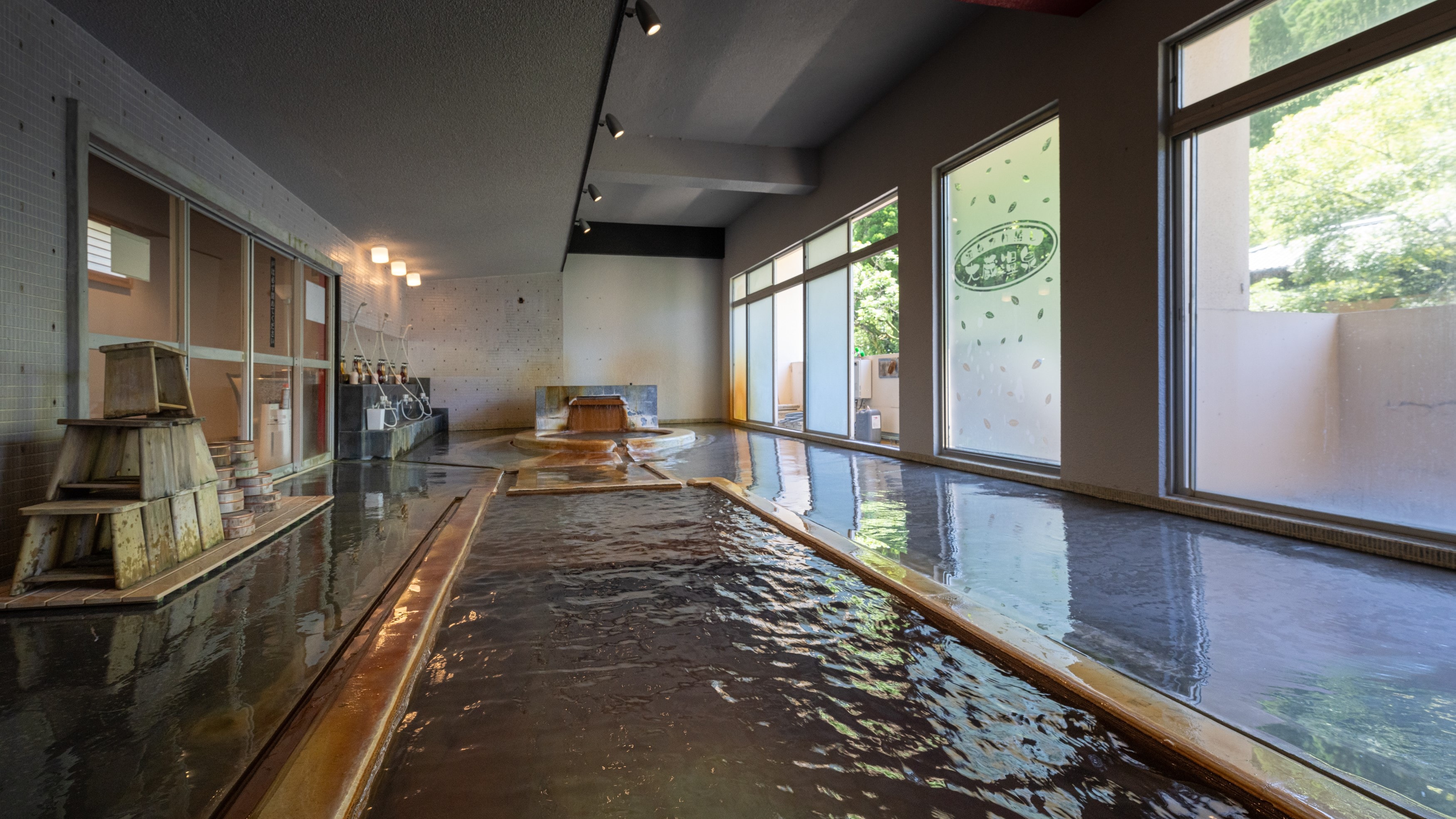 [Suối nước nóng/Himeyu] "Trực tiếp từ nguồn" Okura Onsen "Cảm giác trơn trượt này thật kinh khủng!!"