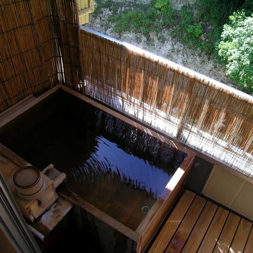 [Example of guest room] Guest room with open-air bath in the annex (double) & hellip; You can enjoy the scenery of the four seasons and the murmuring of the river.