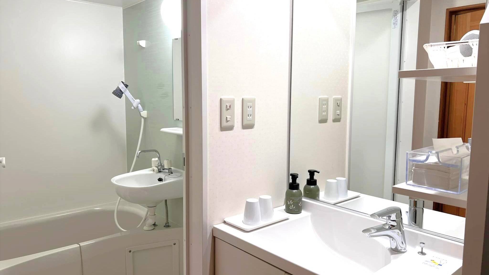 [Nami no Aya Standard Room] Washbasin/bath in the room (equipment varies depending on the room)