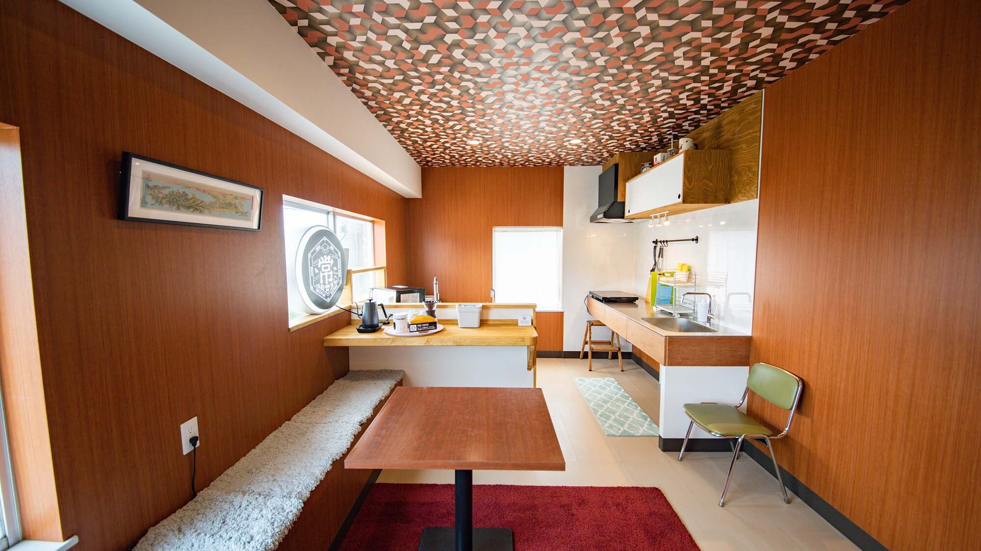 ・[Shared dining room and kitchen on the second floor] Enjoy meals and conversations together♪