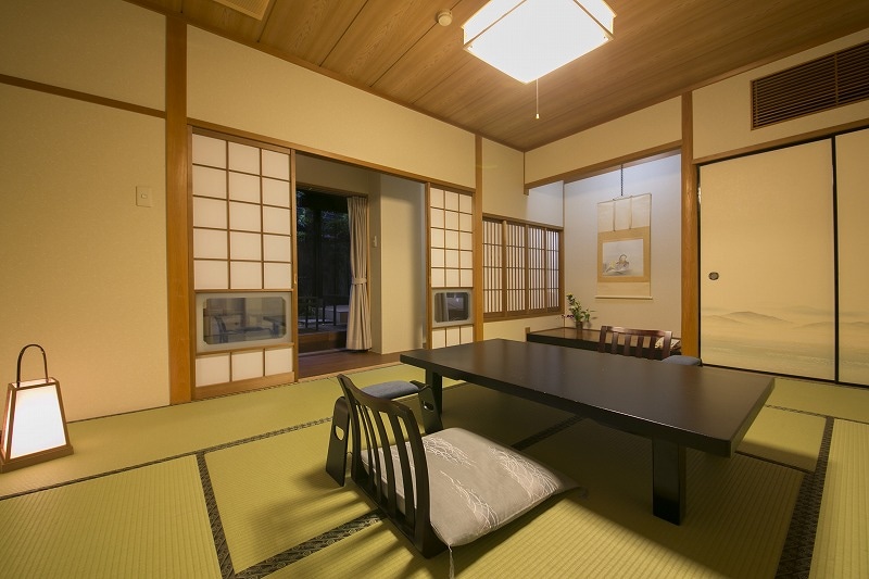 Mountain lantern guest room