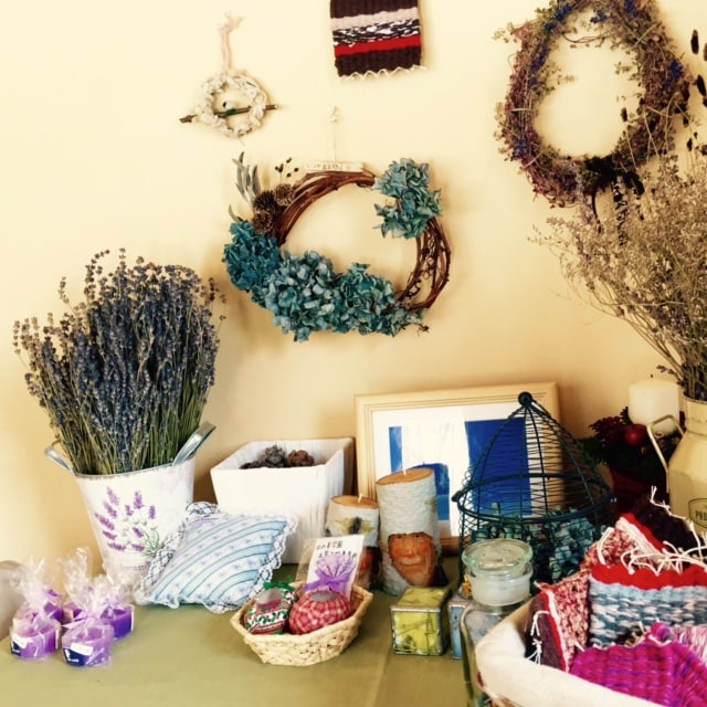 Seasonal interior