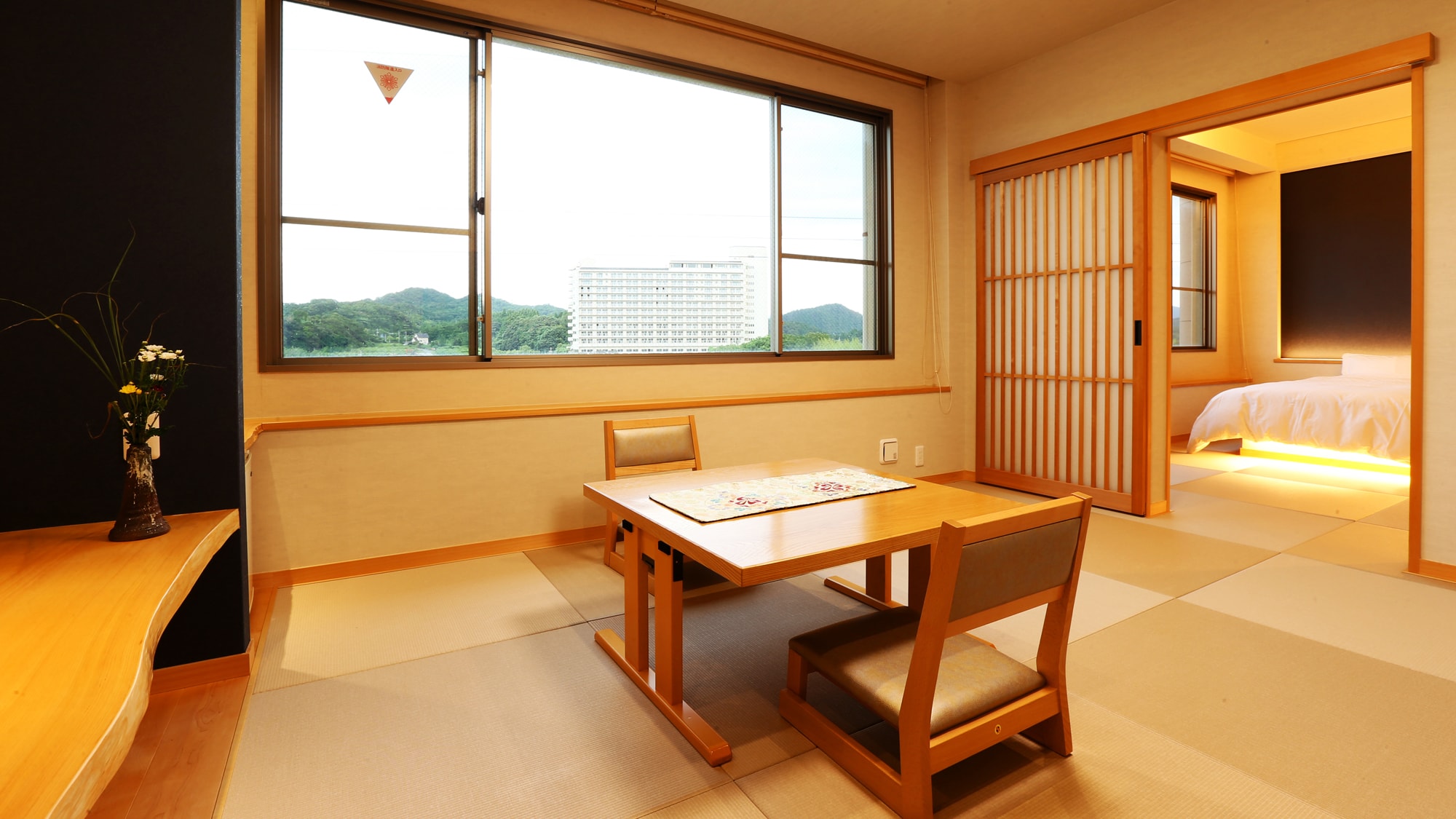 [Japanese-Western style room with shower room] Hanamizuki guest room