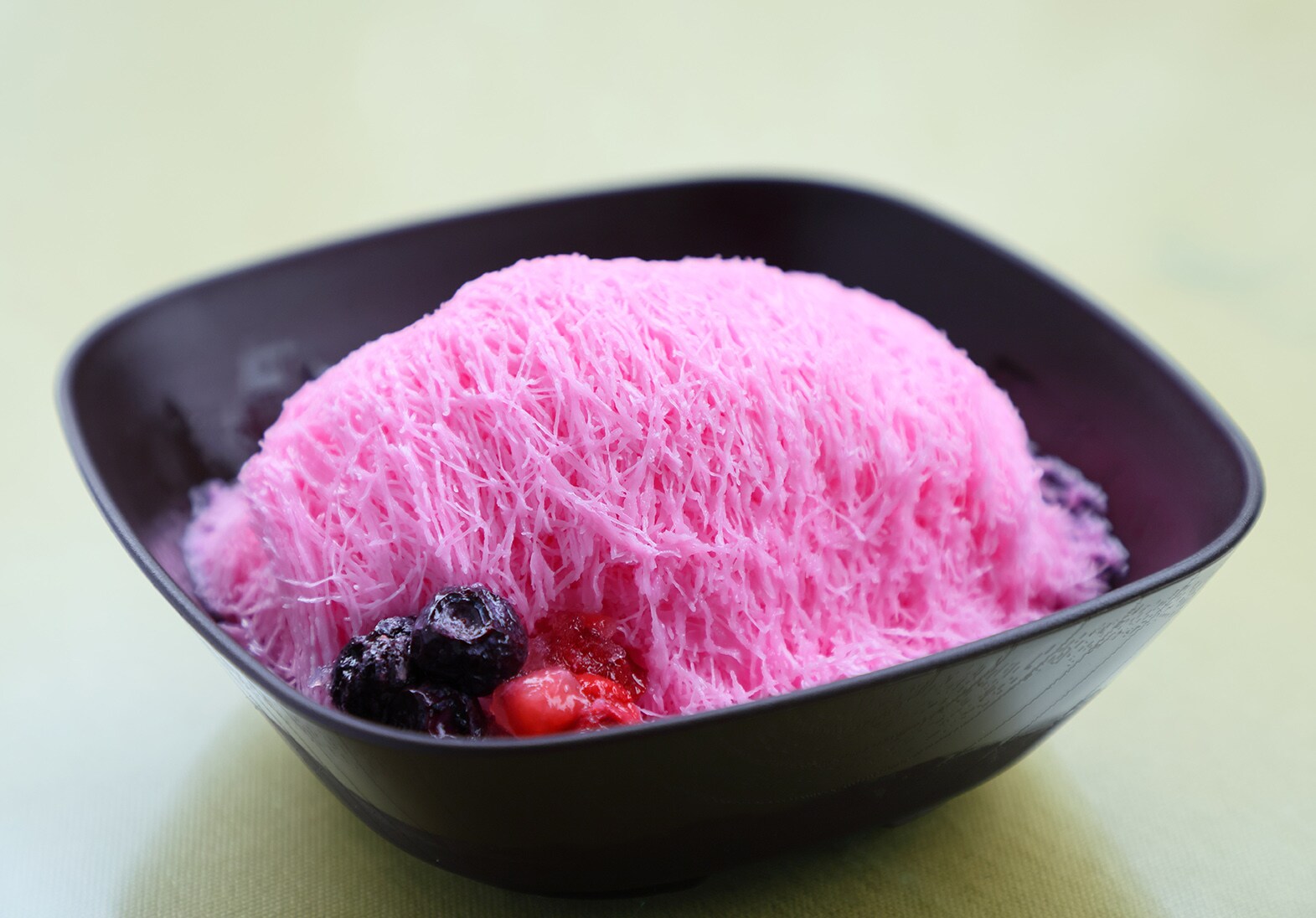 Introducing "Yukigori," a new, melt-in-your-mouth original sweet treat.