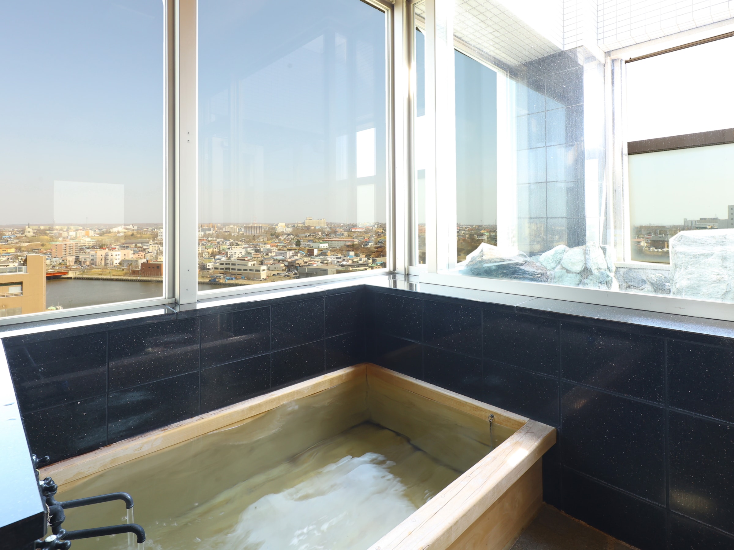 Kamar Suite ~Kamar Mandi Kayu Hinoki~