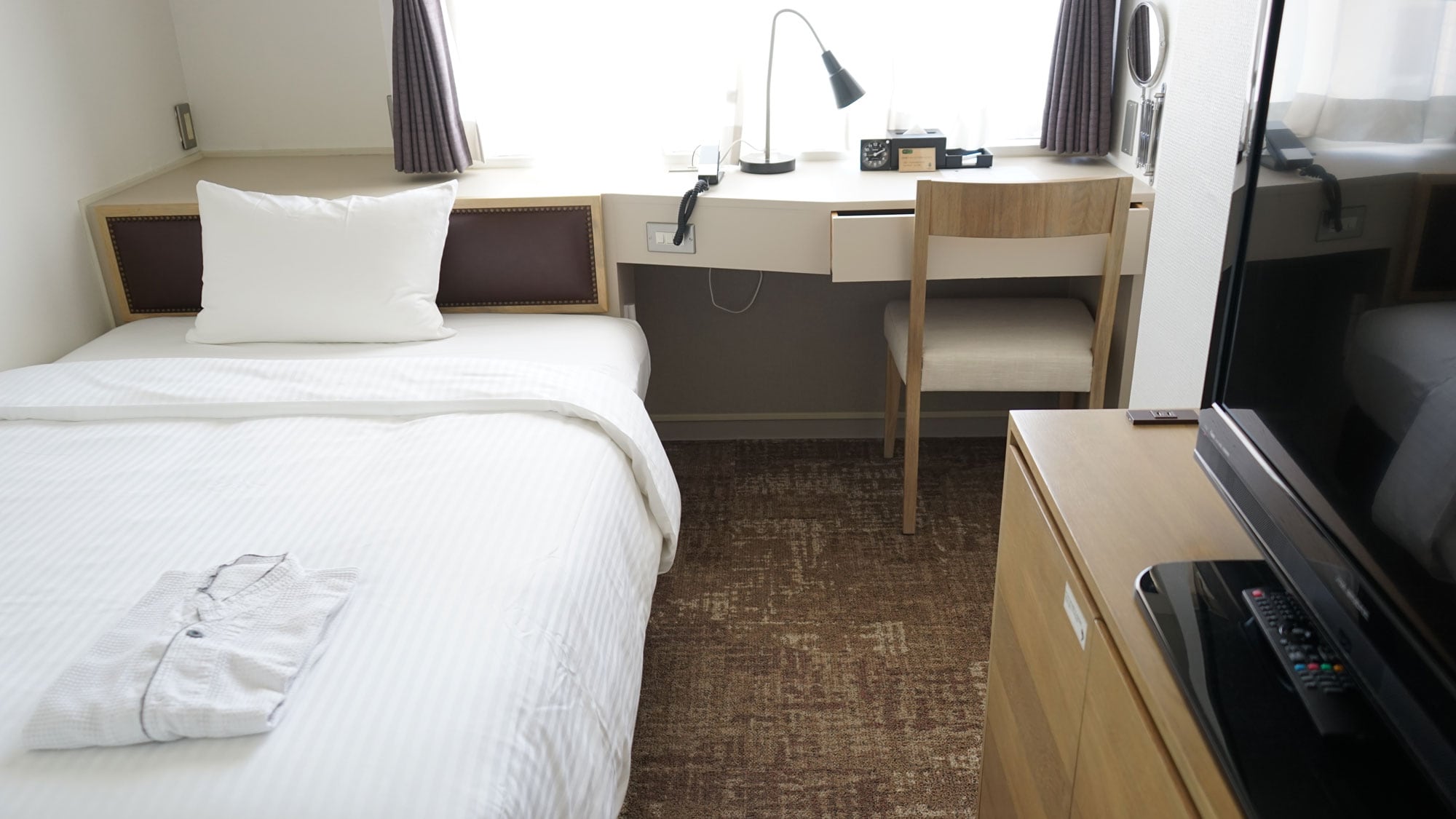 [Semi-double room] Compactly designed guest room <All rooms are non-smoking>