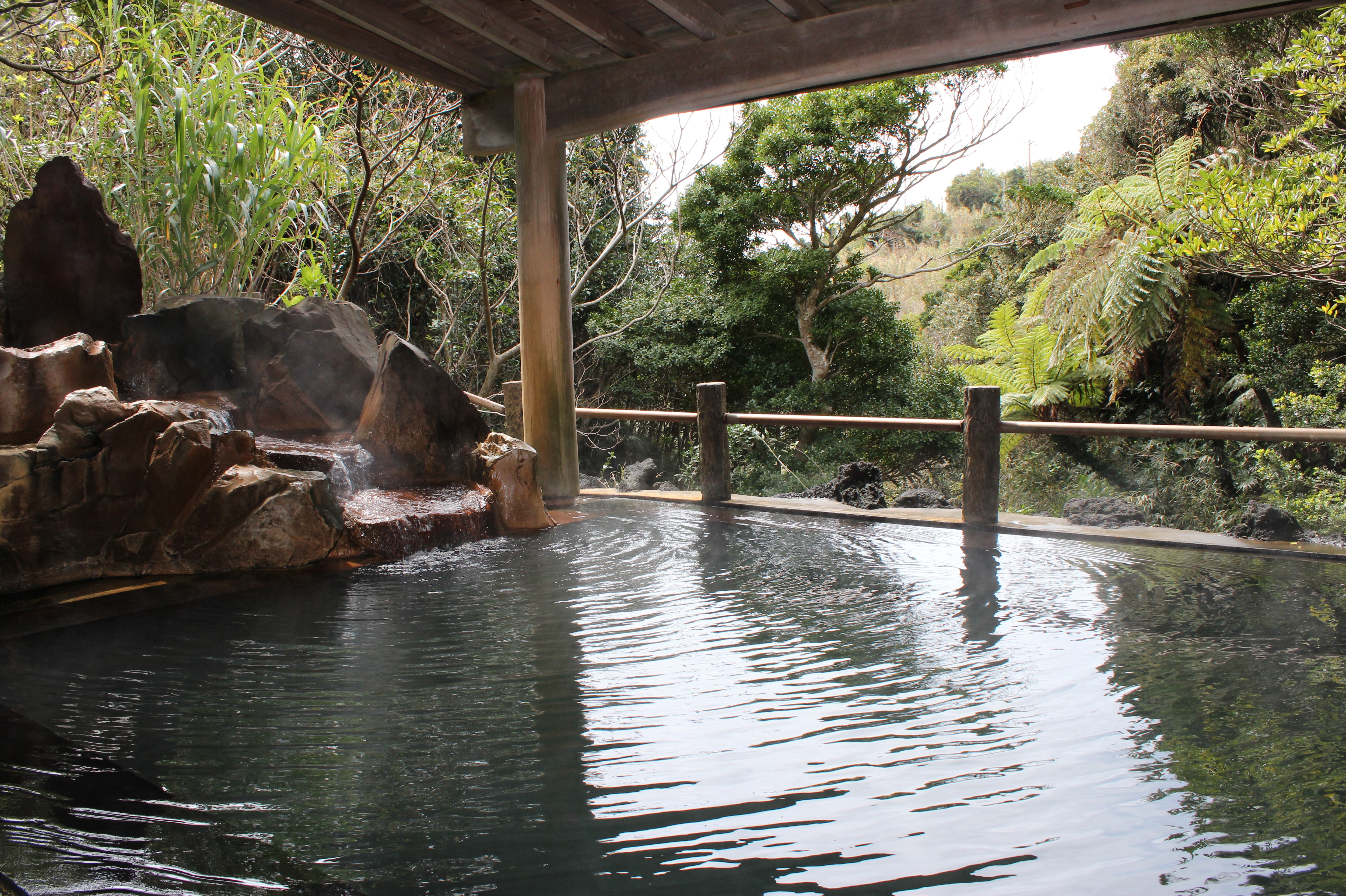 *Uramigataki Onsen: About 10 minutes by car. This location is like no other! ! Fee: Free *Swimwear required (mixed bathing)