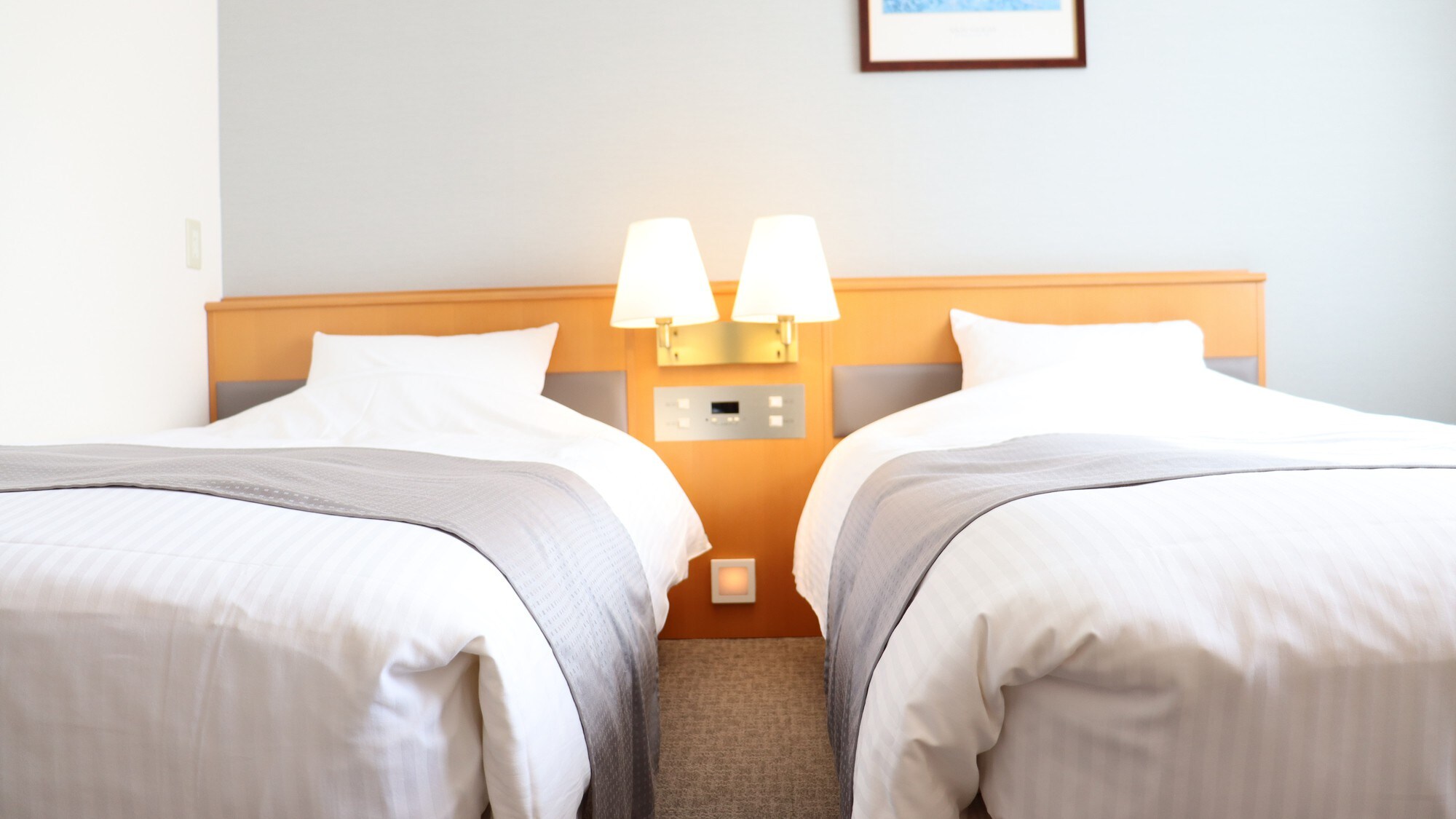 Enjoy a good night's sleep with a duvet-style comforter!