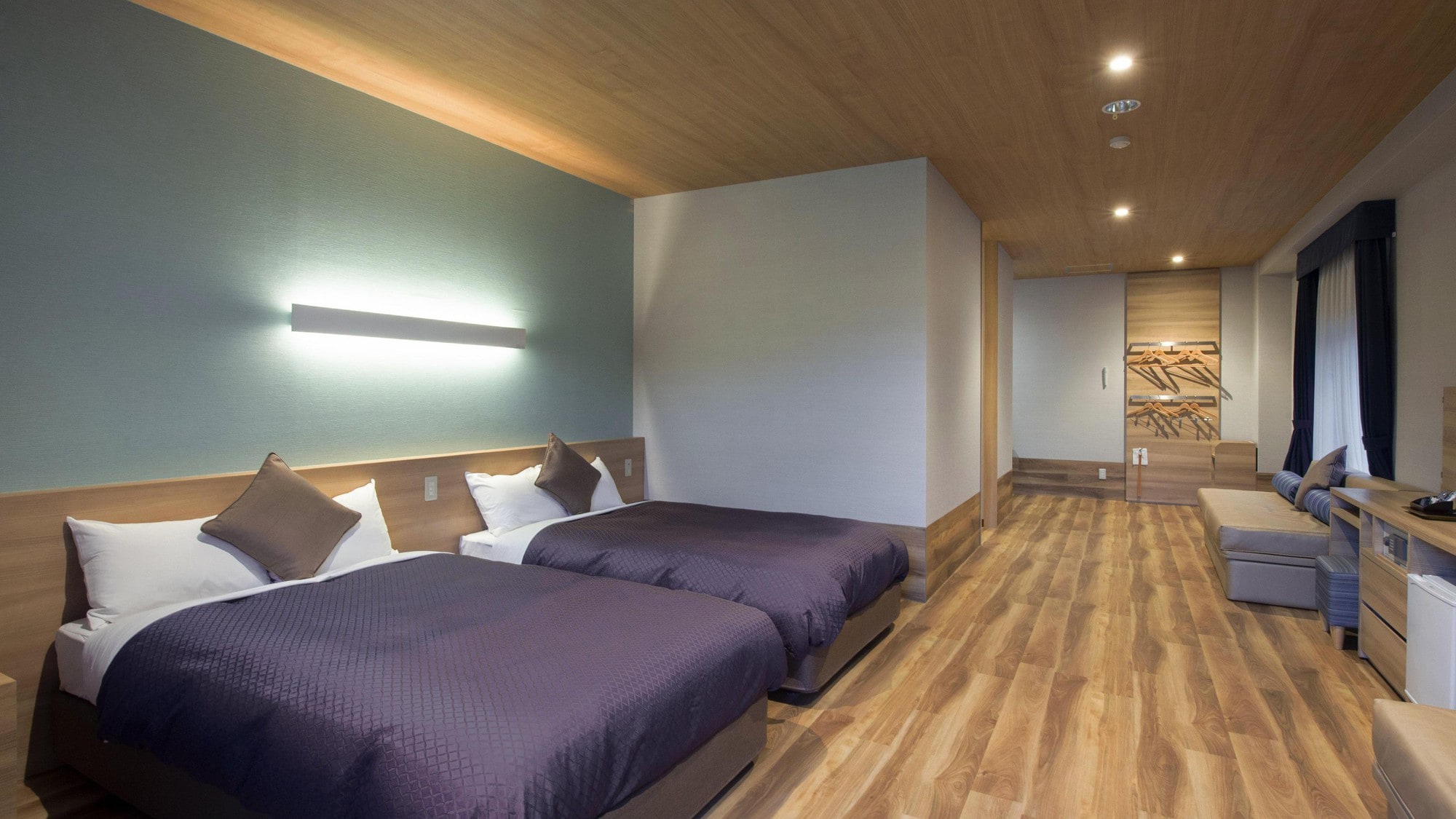 As it is a corner room, it is a bright room where light can easily enter.