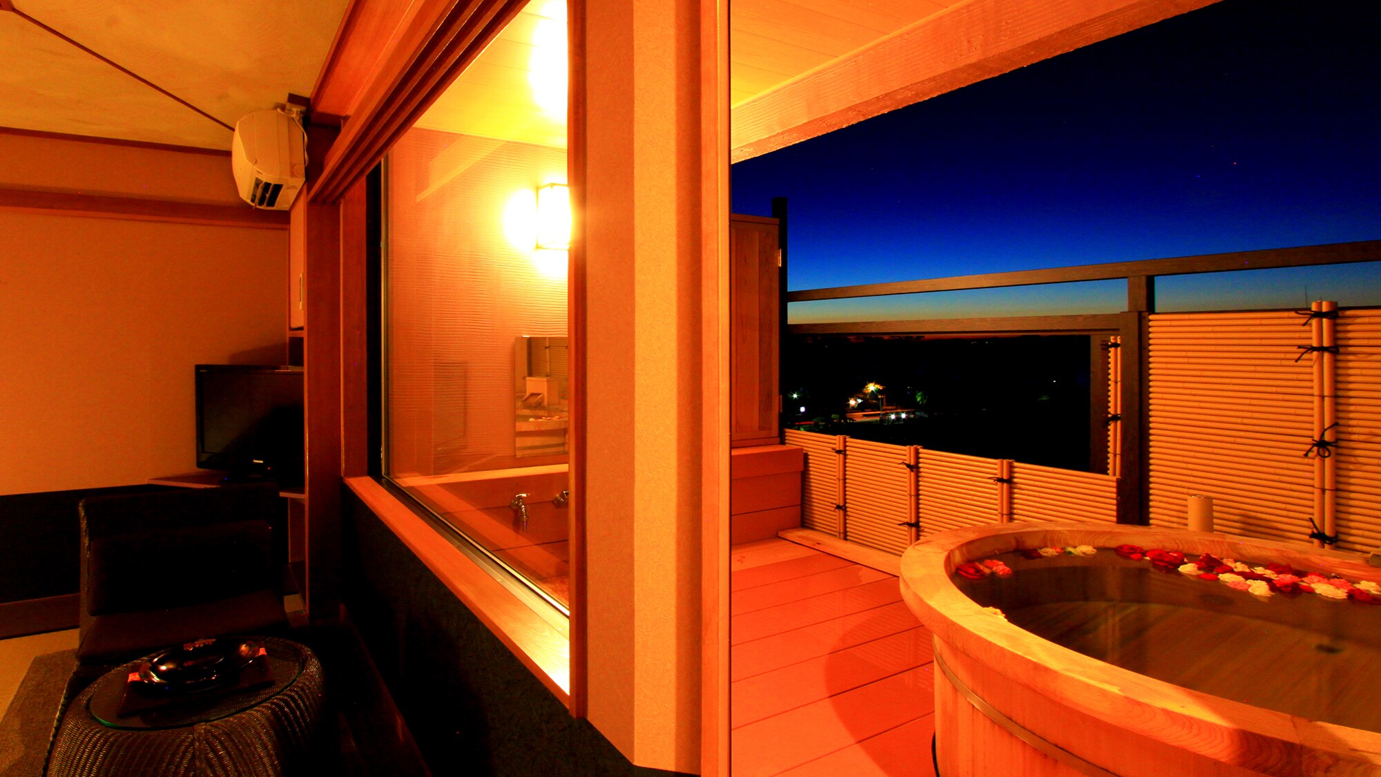 An example of a guest room with an open-air bath