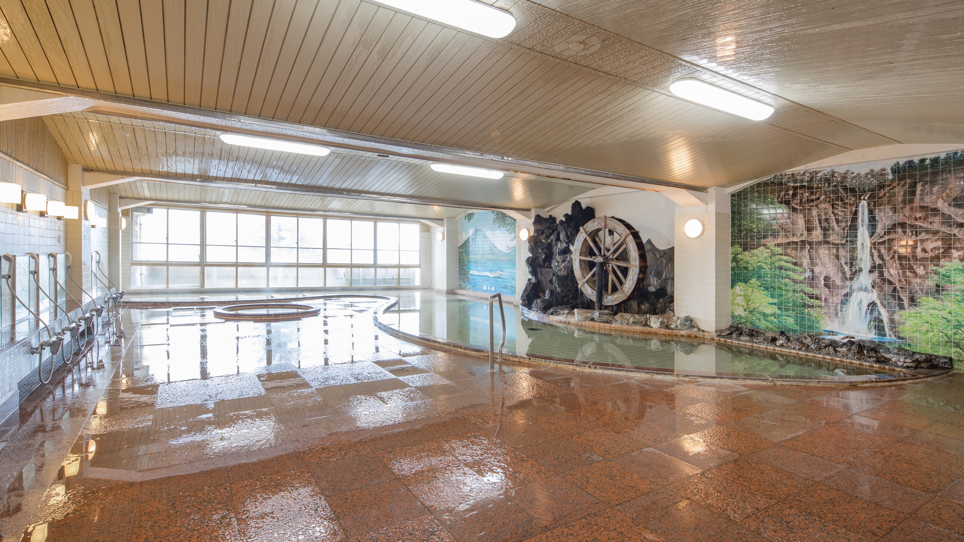 Large public bath for women