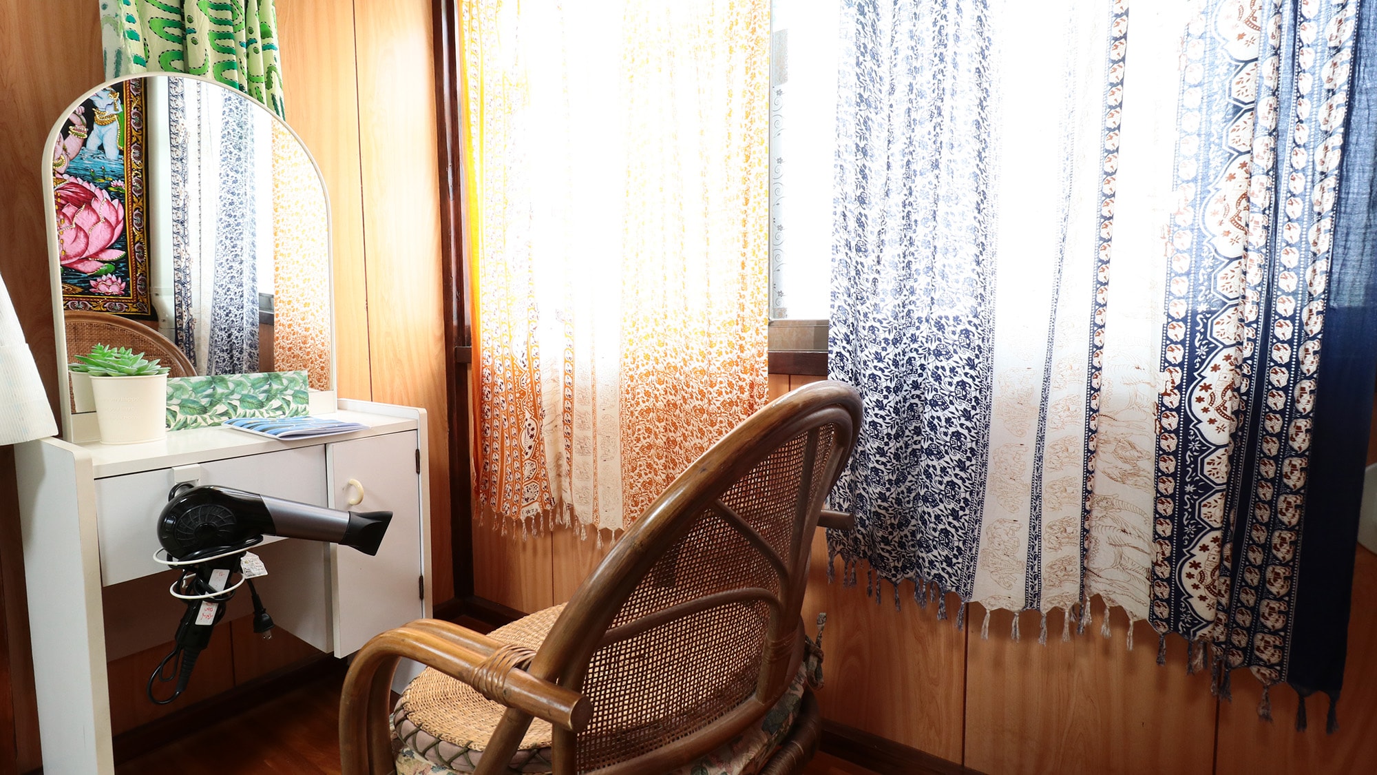 [Guest room] Japanese-style room with dressing table *