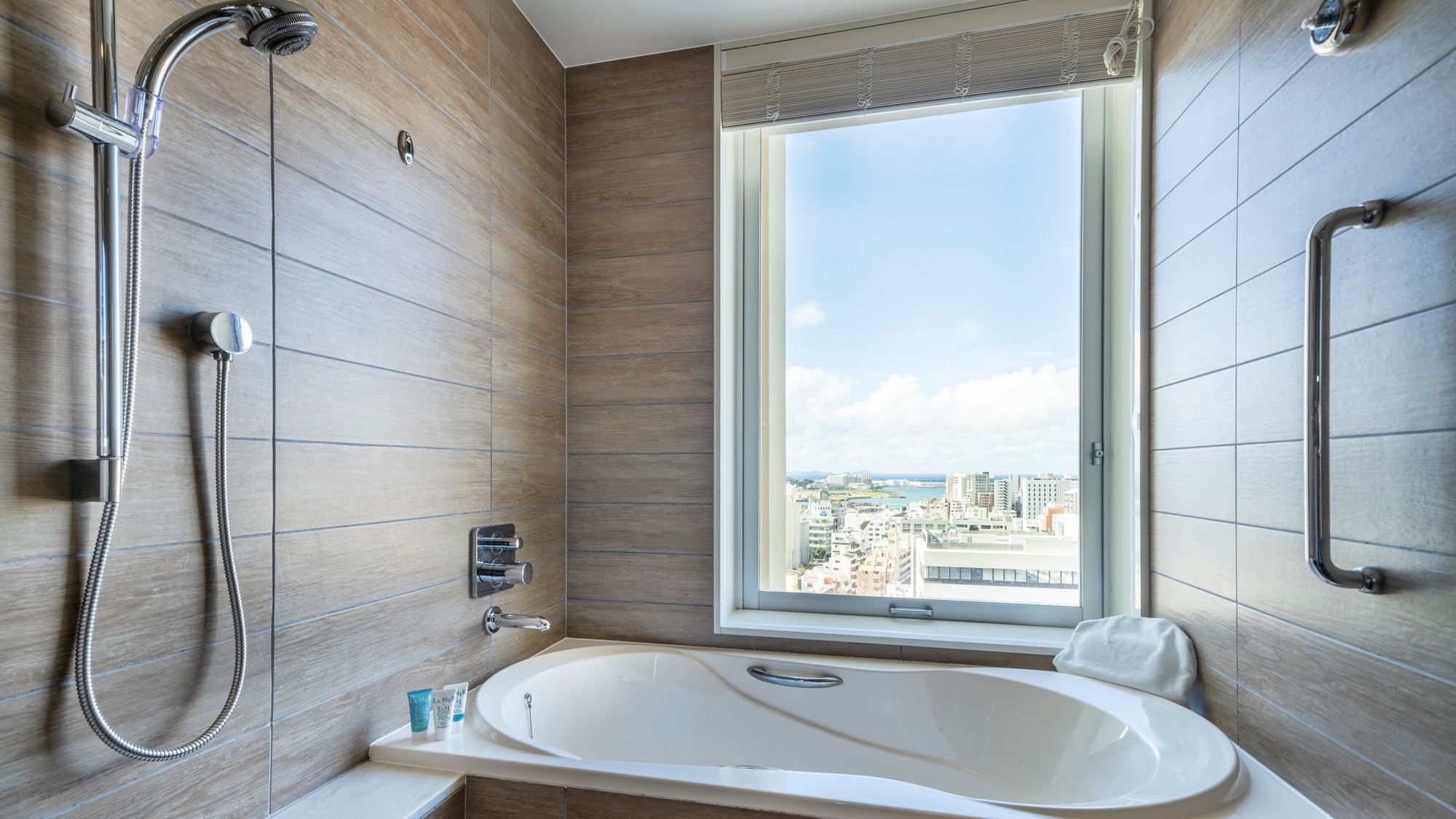 View bathroom image