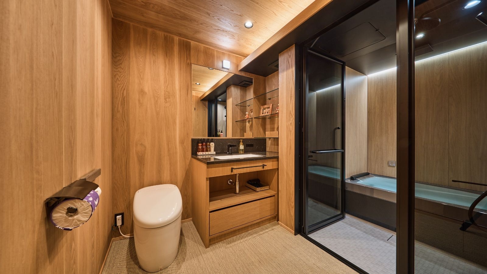 Renovated in 2024! ◆ Japanese-style room with a view of Mt. Ikoma, "Manyo"