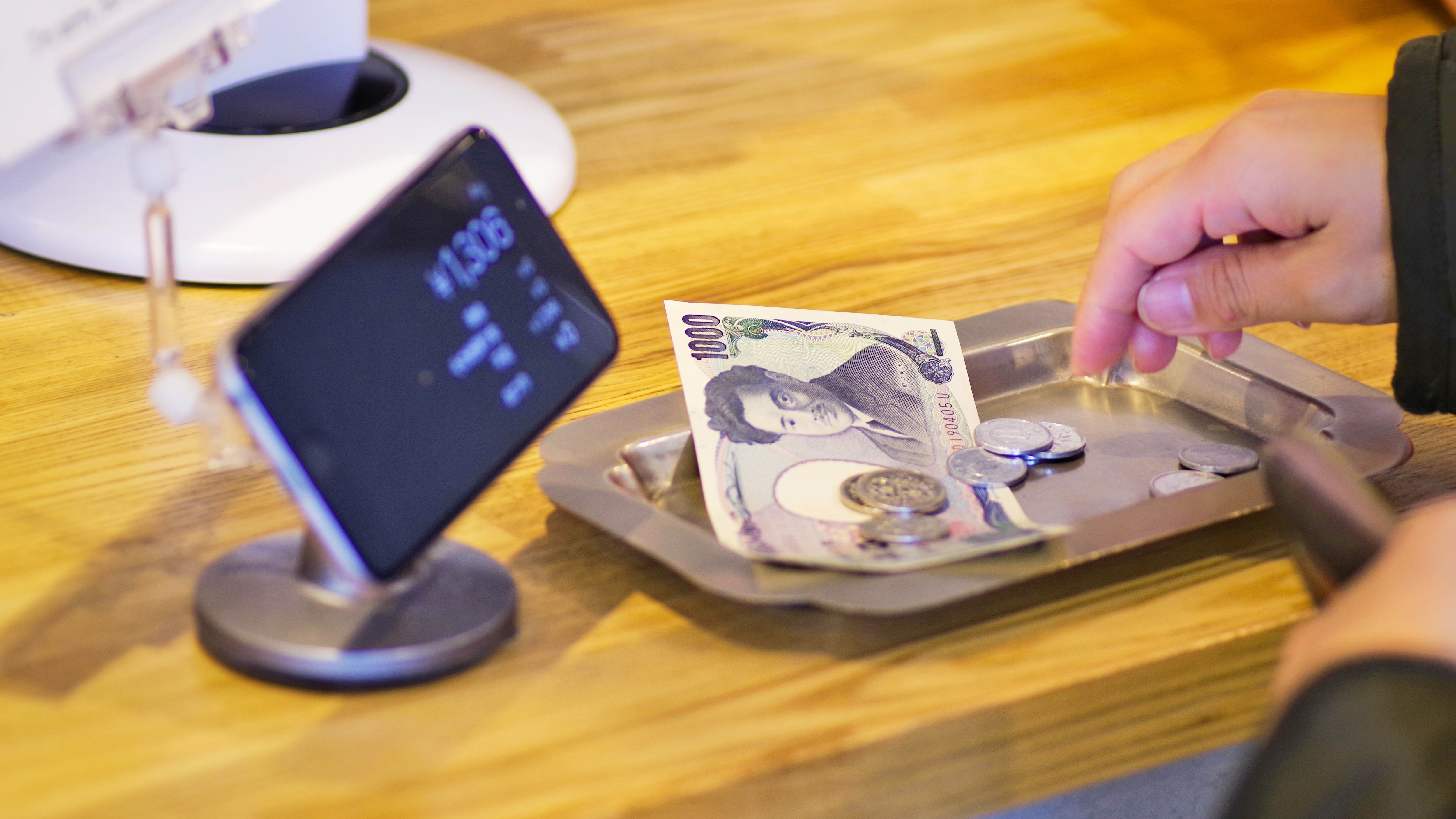 การชำระเงินด้วยเงินสด