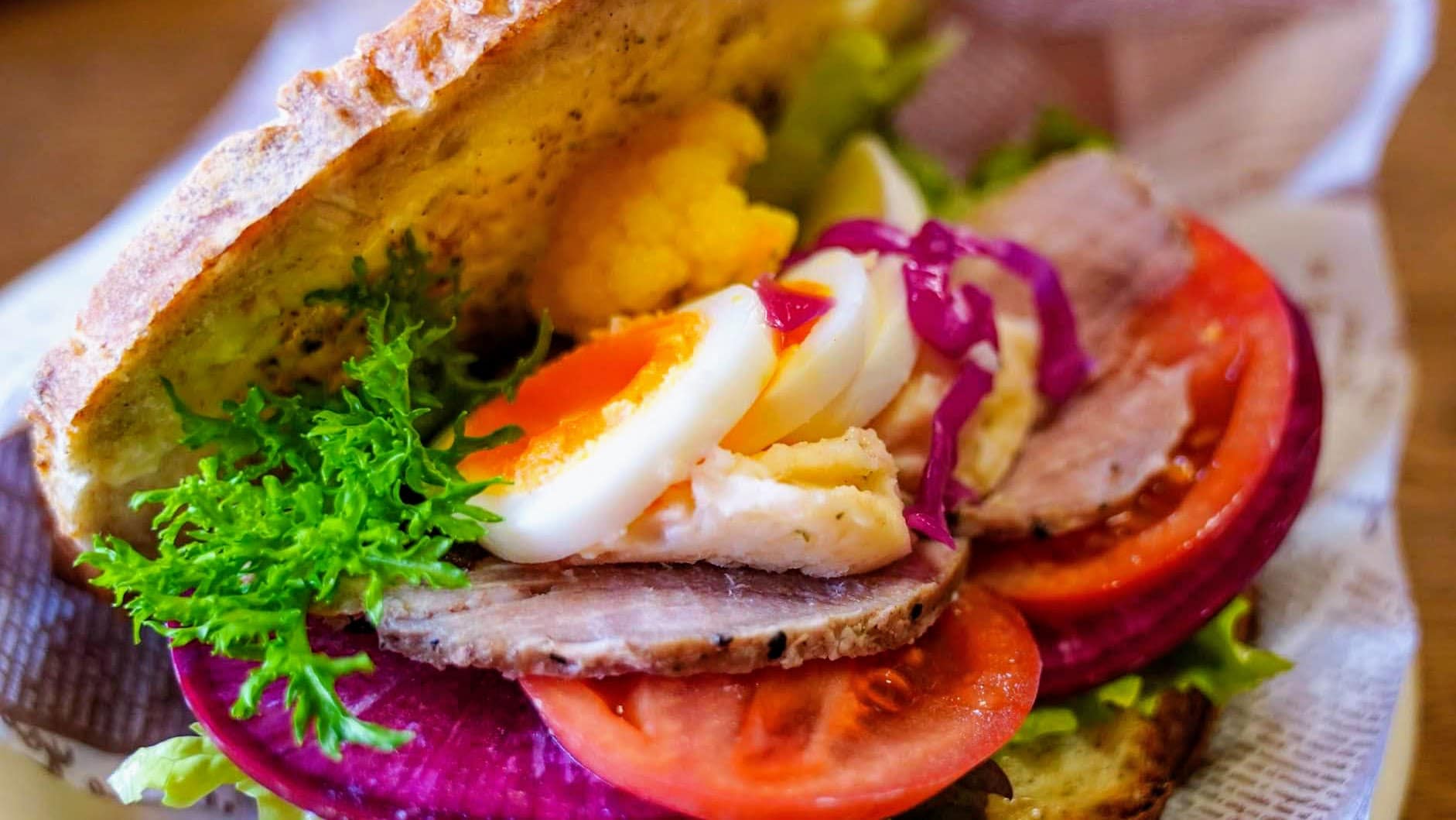 Breakfast: Sunflower campagne sandwich