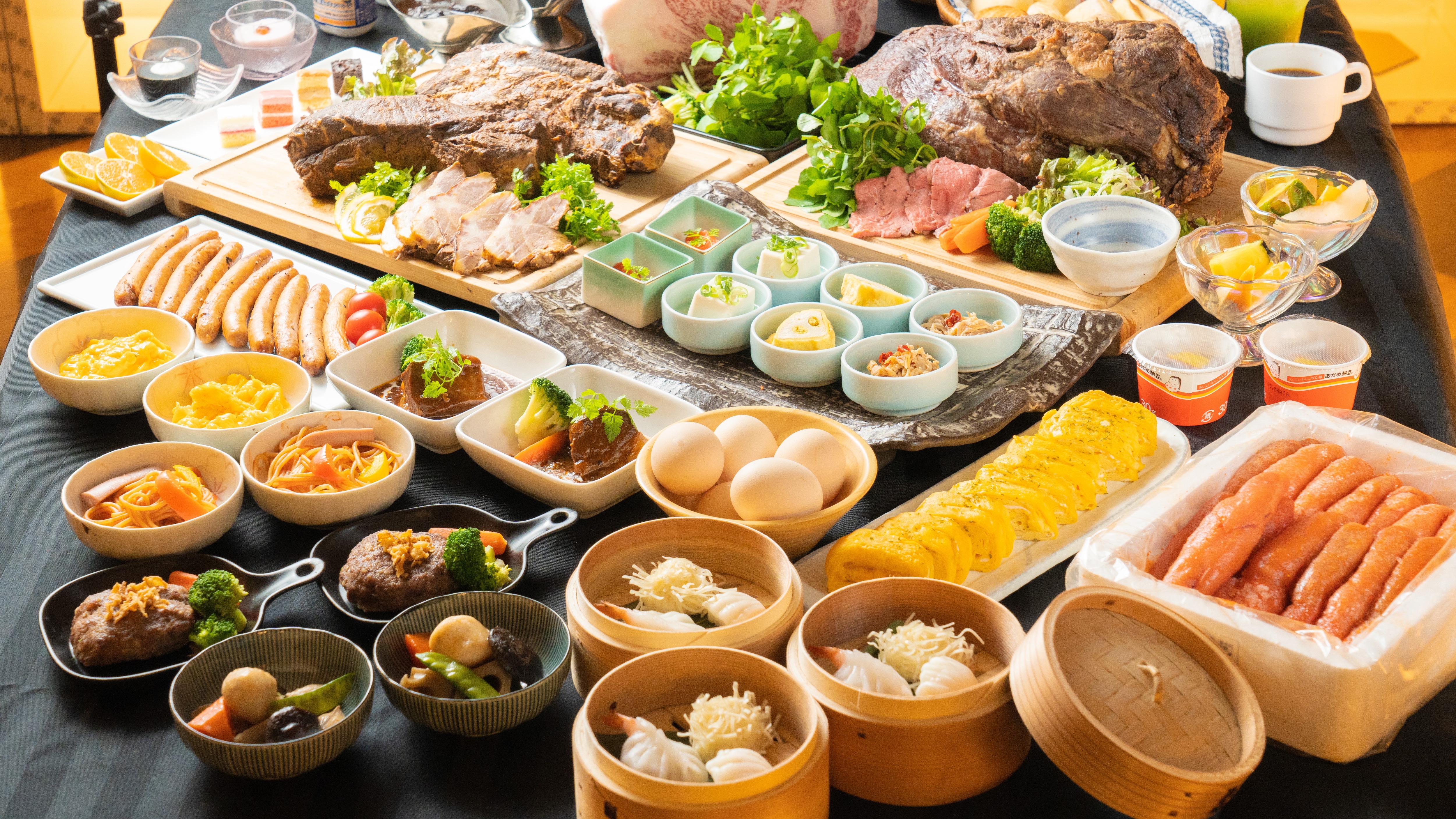 博多の辛子明太子などご当地メニューやローストビーフも食べ放題！　和洋朝食バイキング