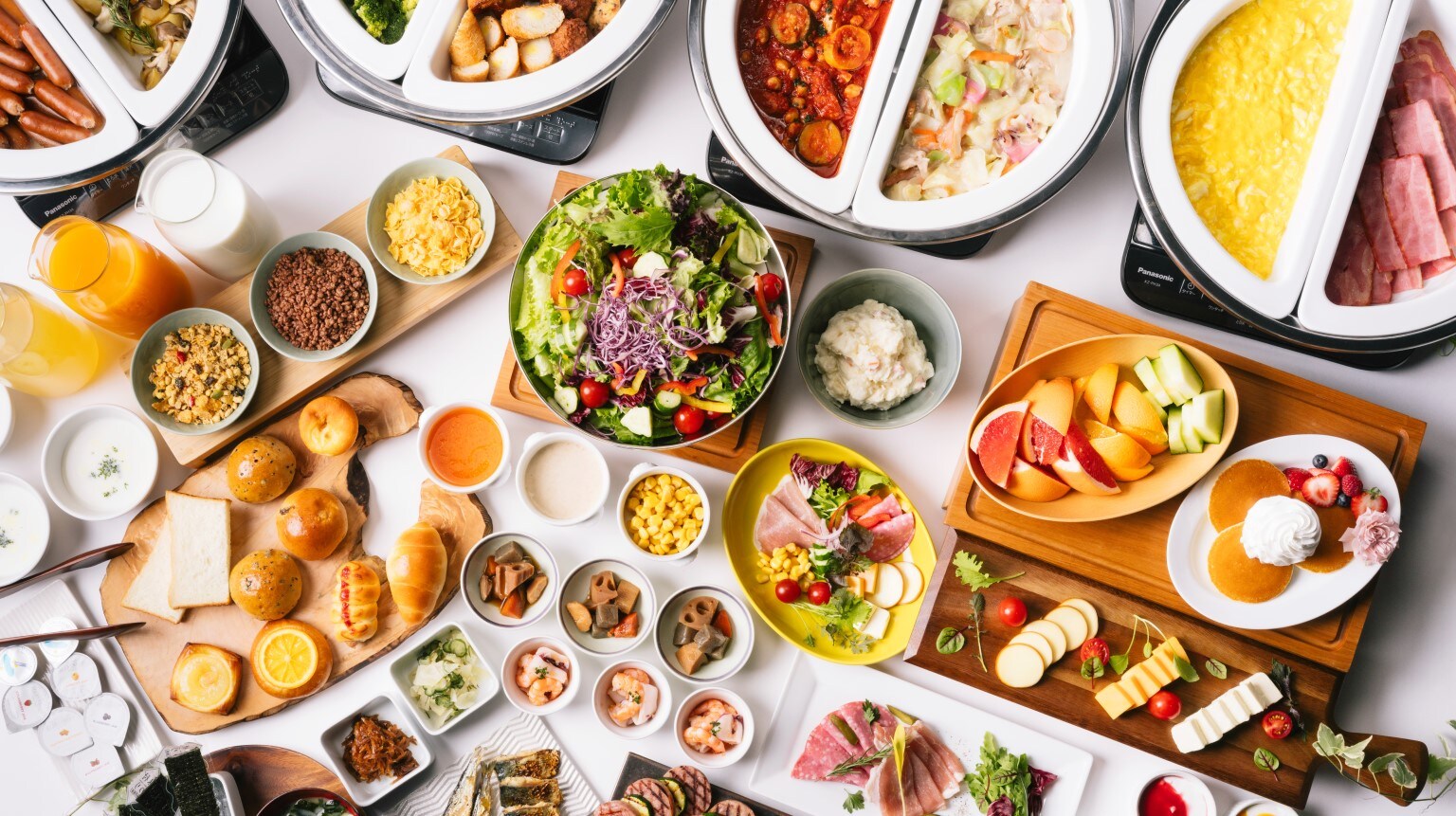Breakfast buffet (main)