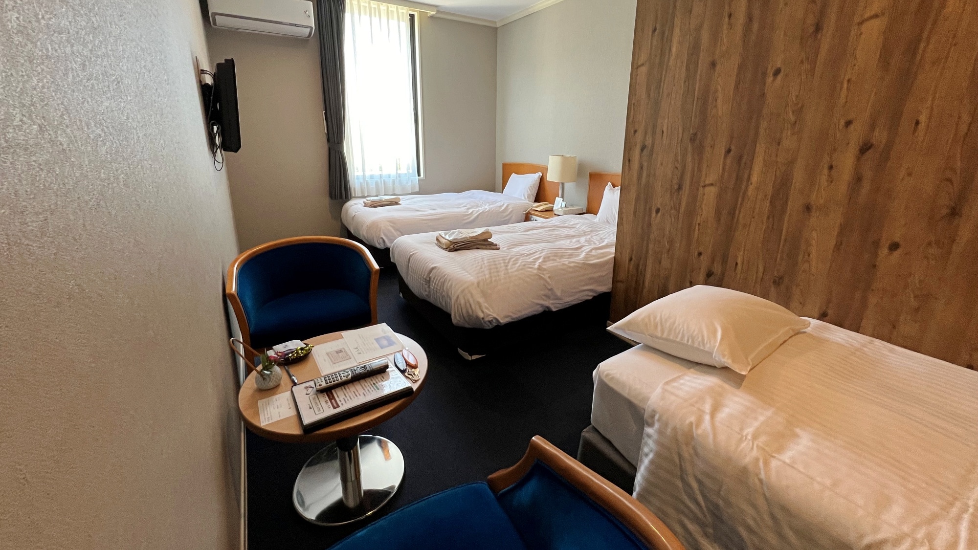Western-style Room C