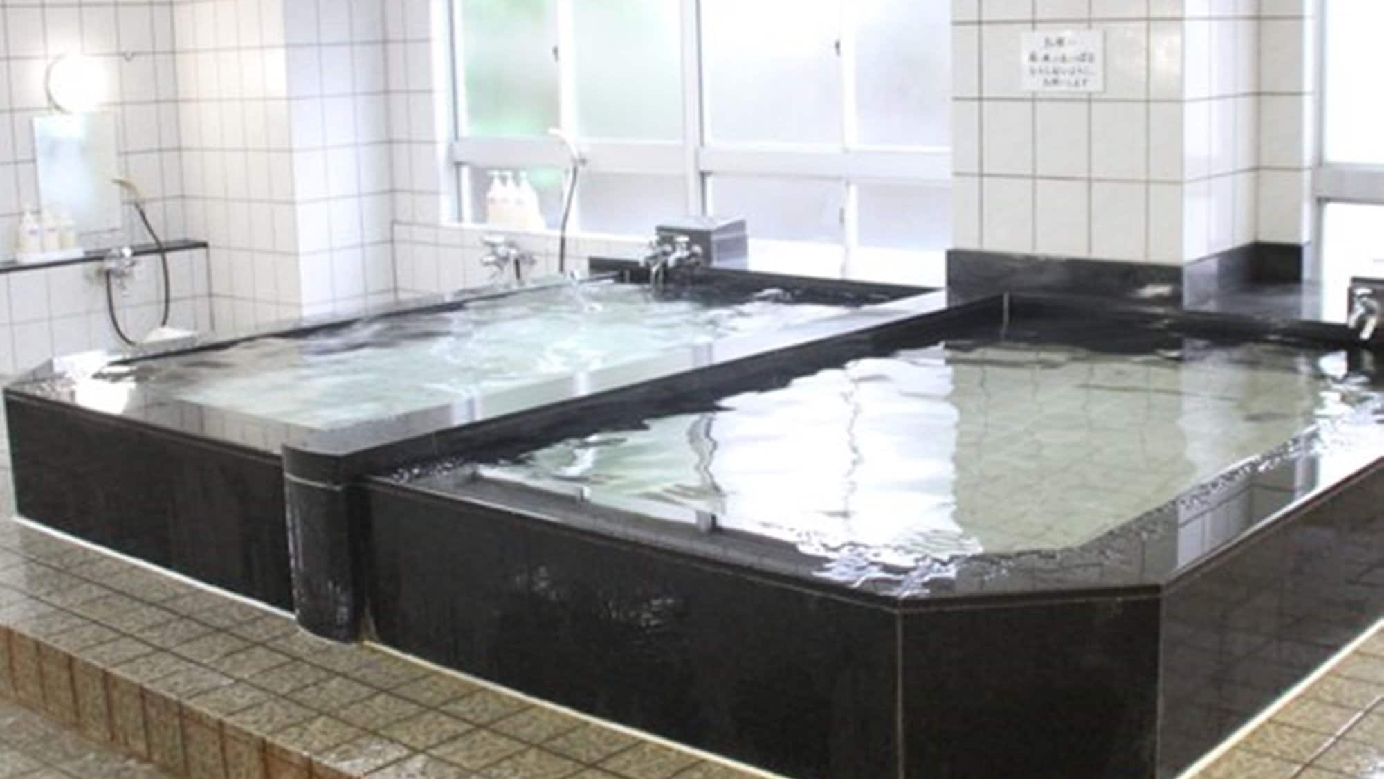<Bath> Men's large bath/Relax and soothe your fatigue.